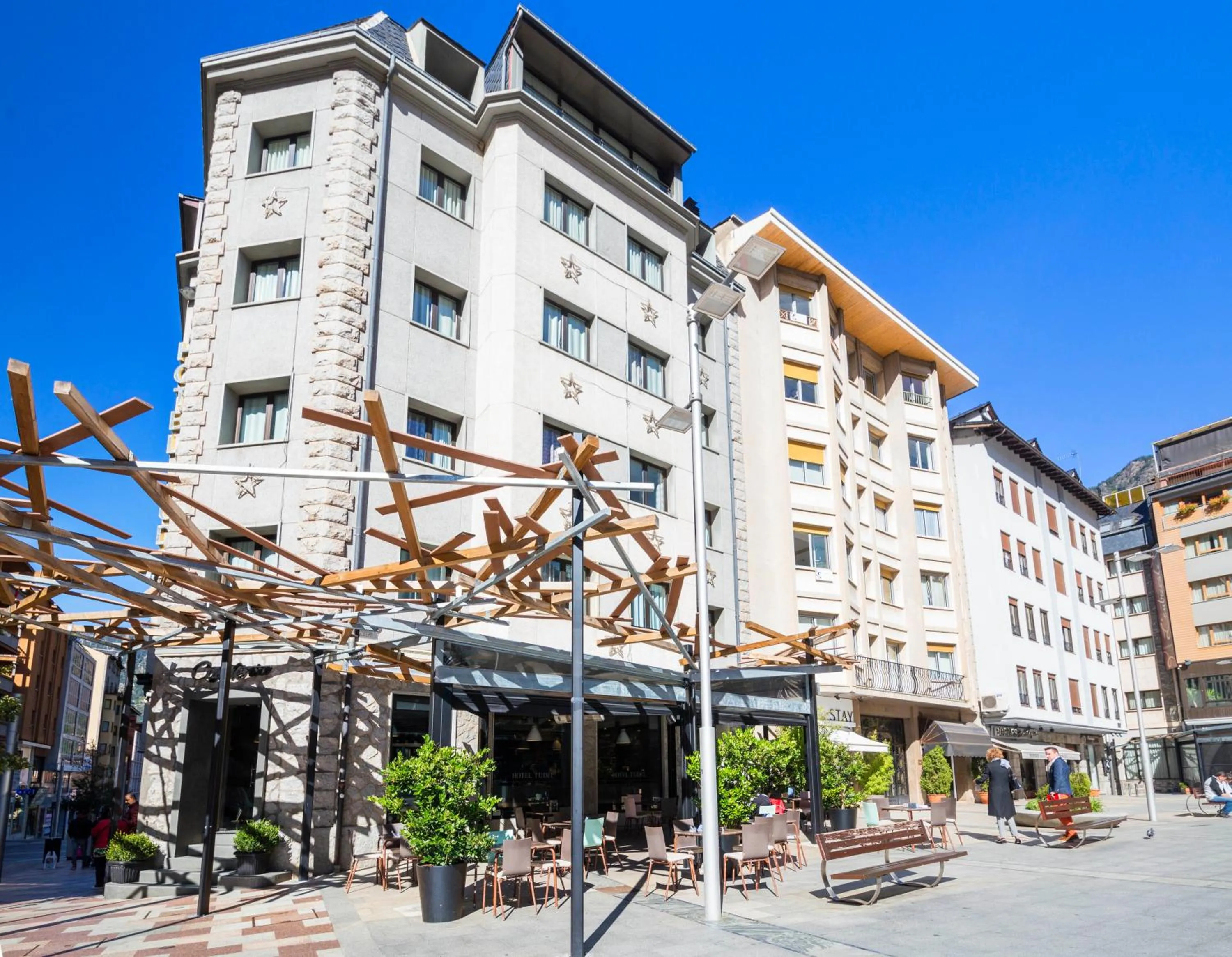 Facade/entrance in Tudel