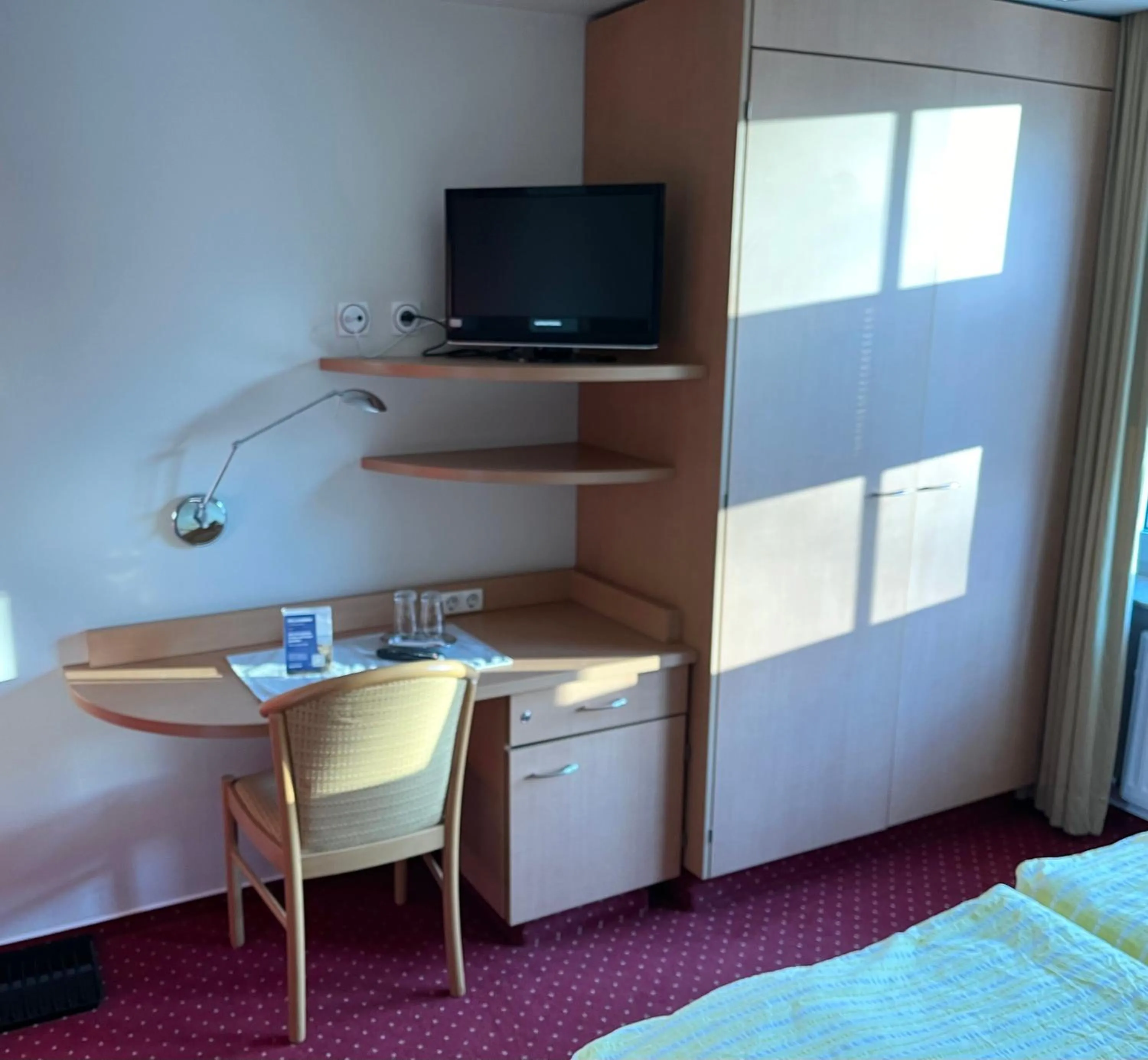 Photo of the whole room, Bed in Gästehaus Janßen