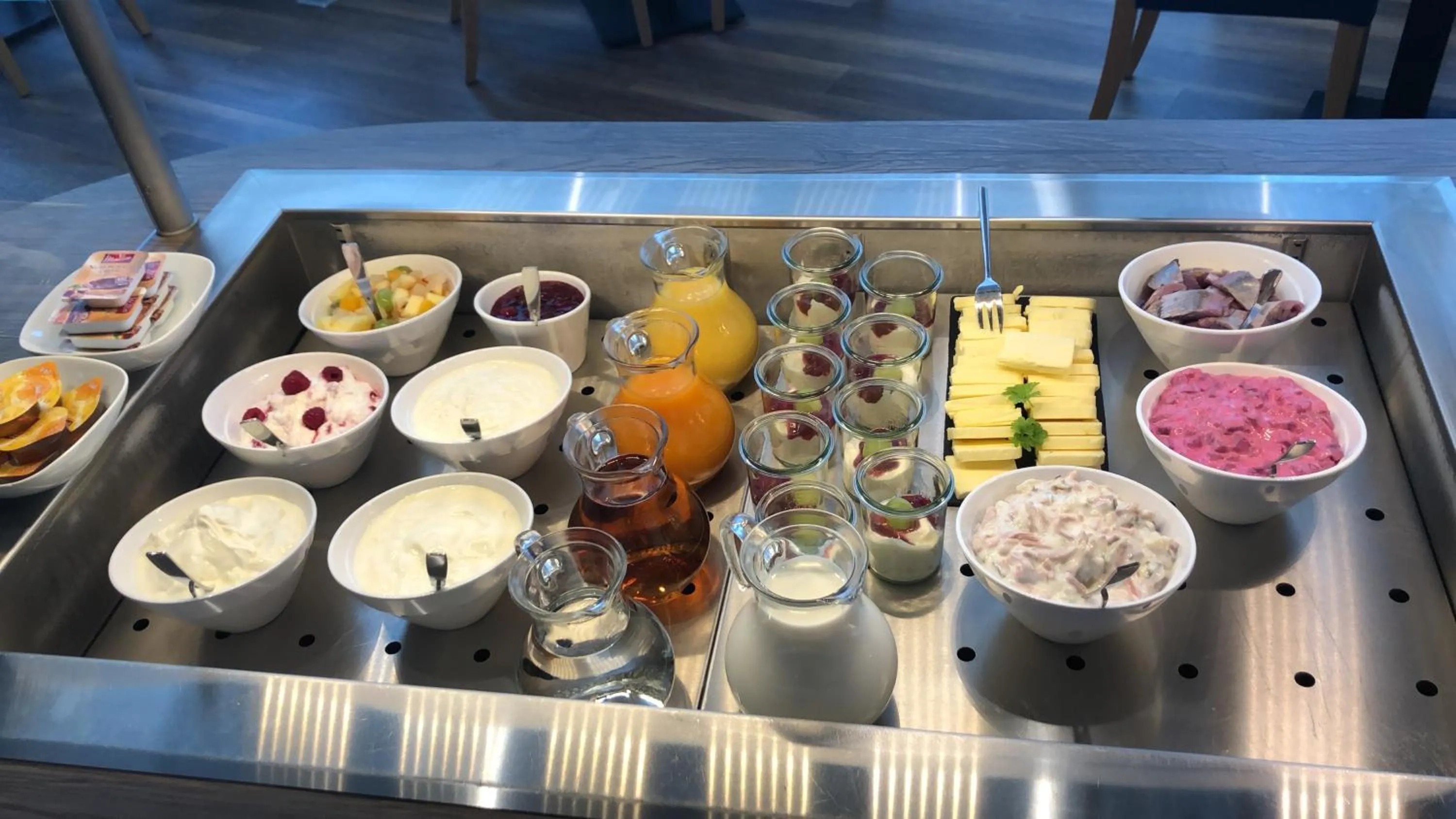 Buffet breakfast in Gästehaus Janßen