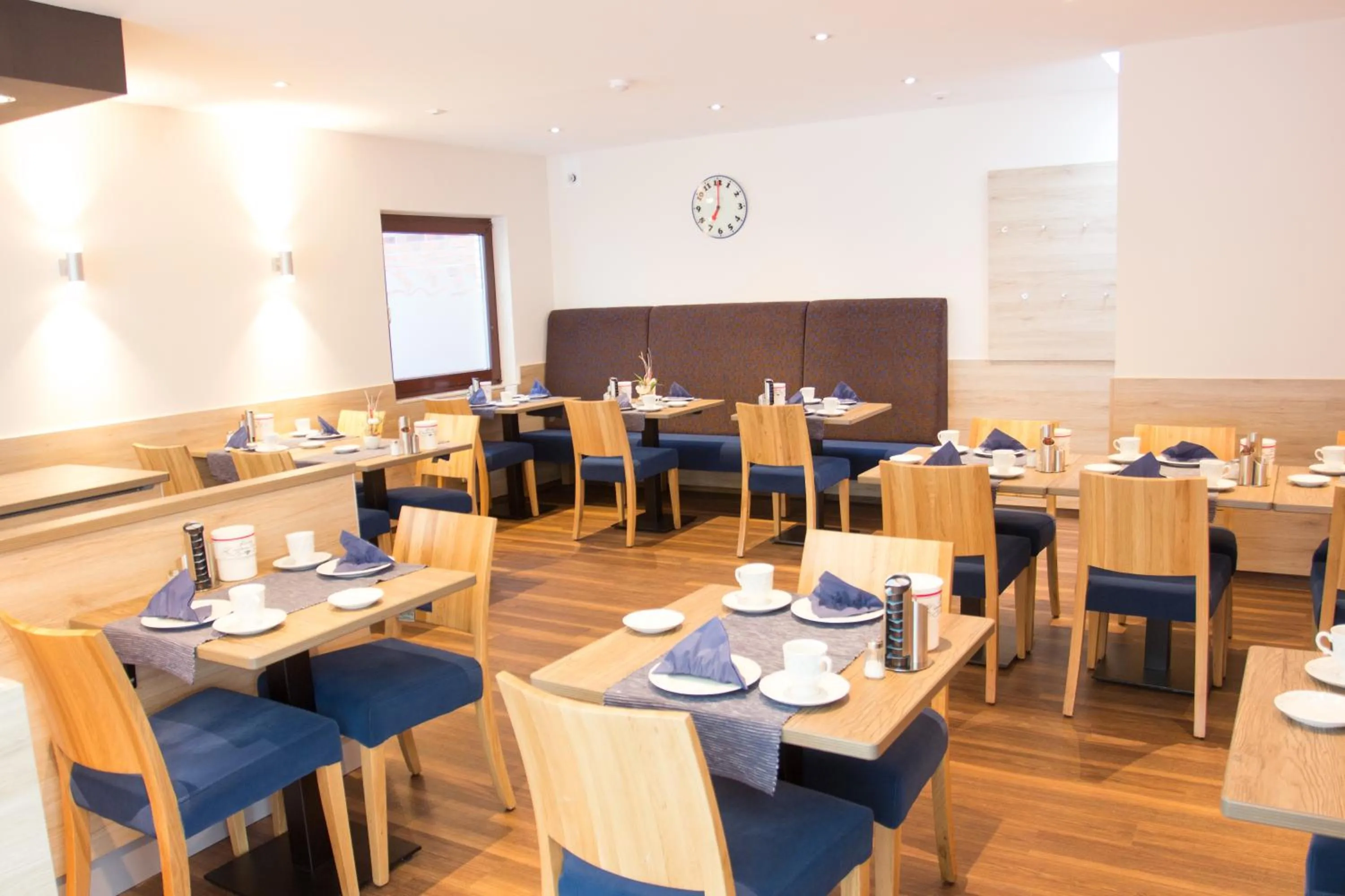 Restaurant/places to eat in Gästehaus Janßen