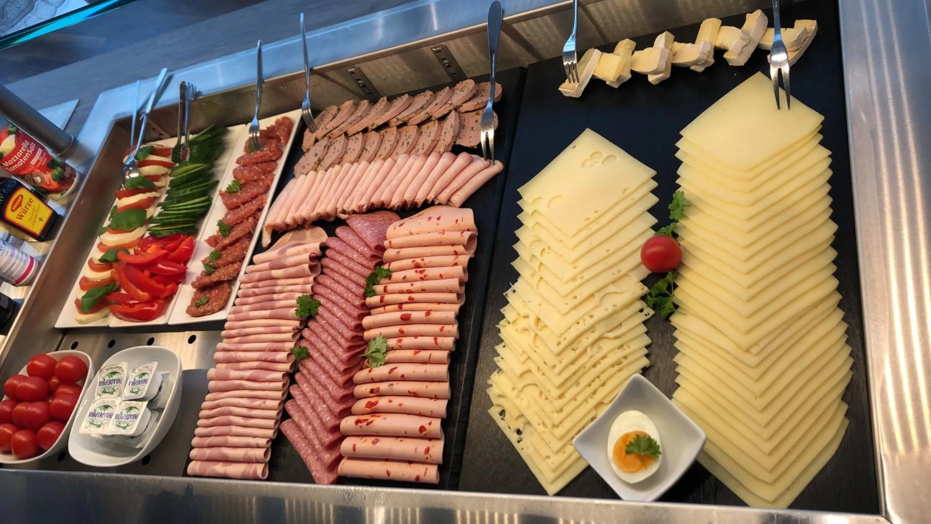 Buffet breakfast in Gästehaus Janßen