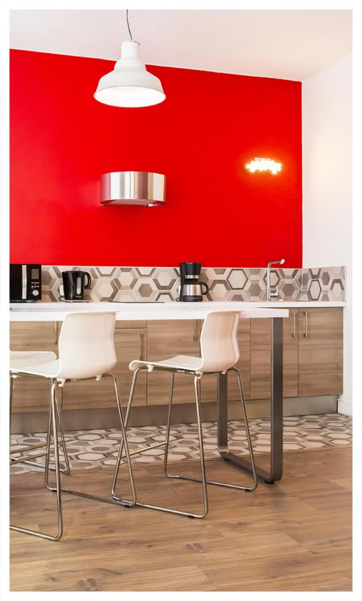 Kitchen or kitchenette in URBAN LOFT & SPA Marseille