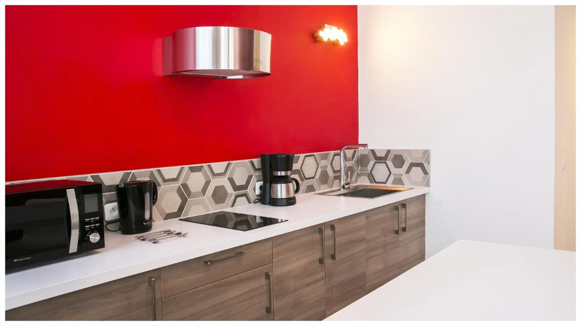 Coffee/tea facilities in URBAN LOFT & SPA Marseille