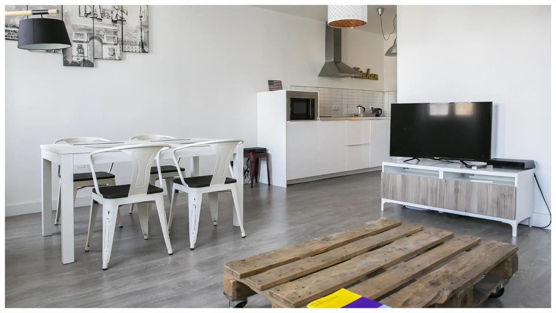 Kitchen or kitchenette in URBAN LOFT & SPA Marseille