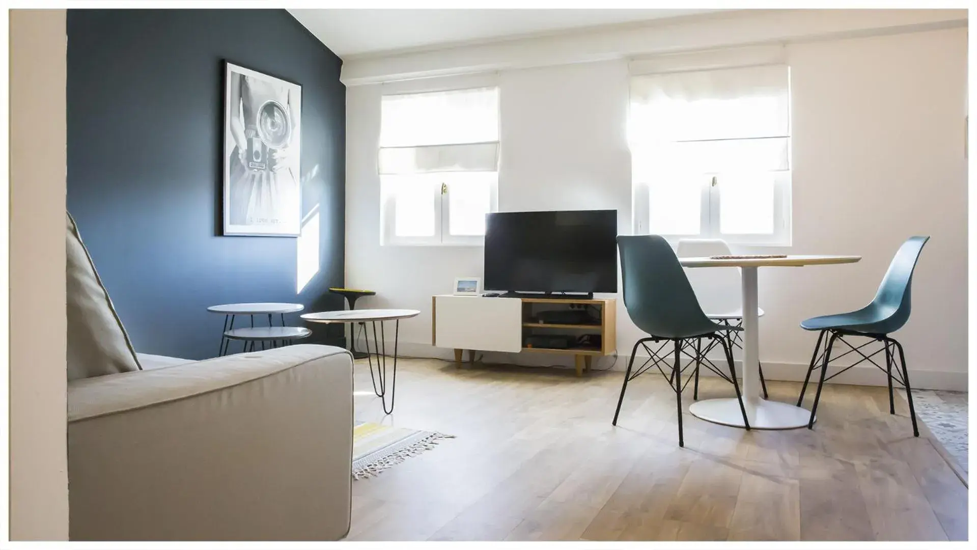 Living room in URBAN LOFT & SPA Marseille Living room in URBAN LOFT & SPA Marseille