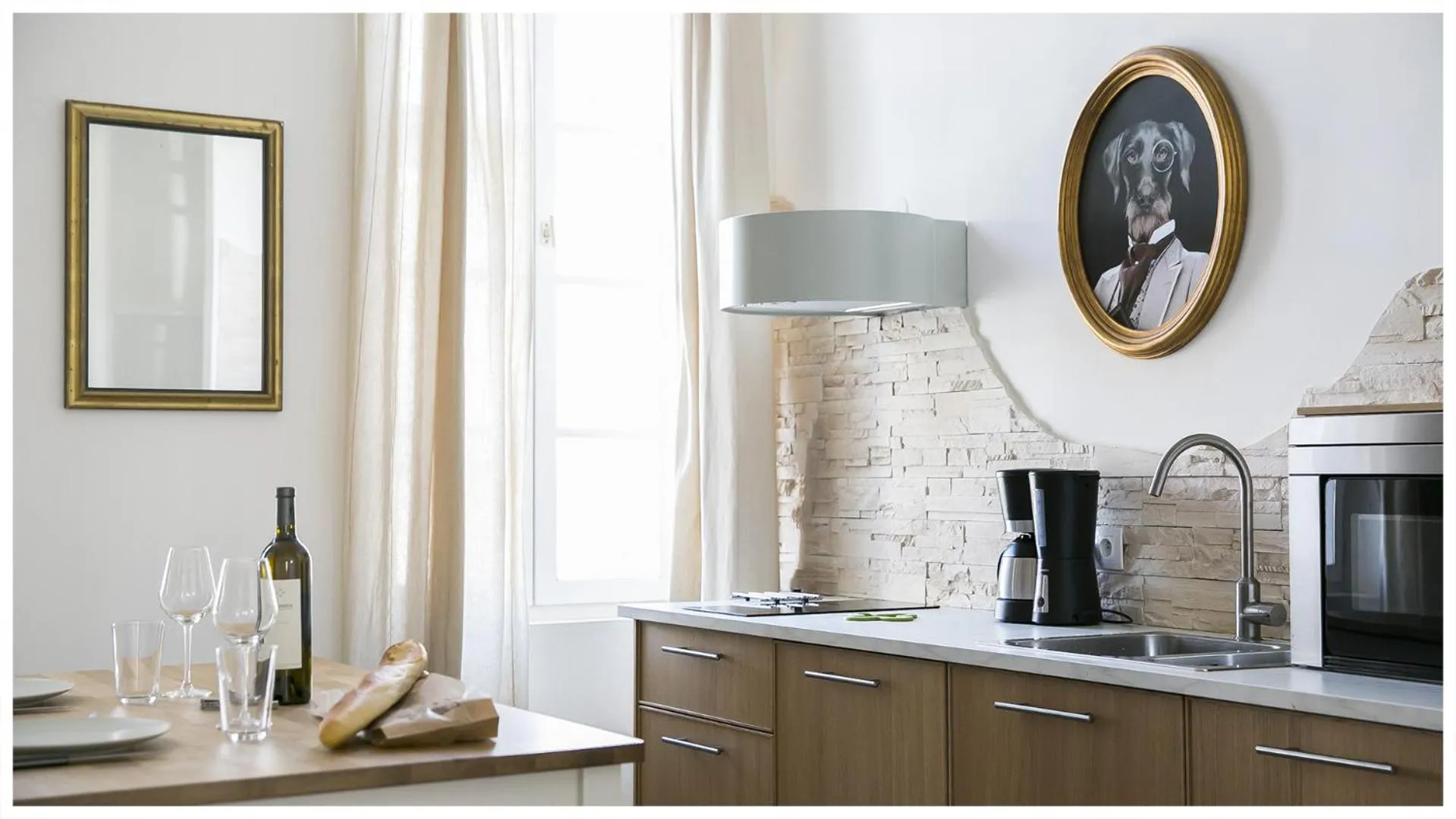 Kitchen or kitchenette in URBAN LOFT & SPA Marseille