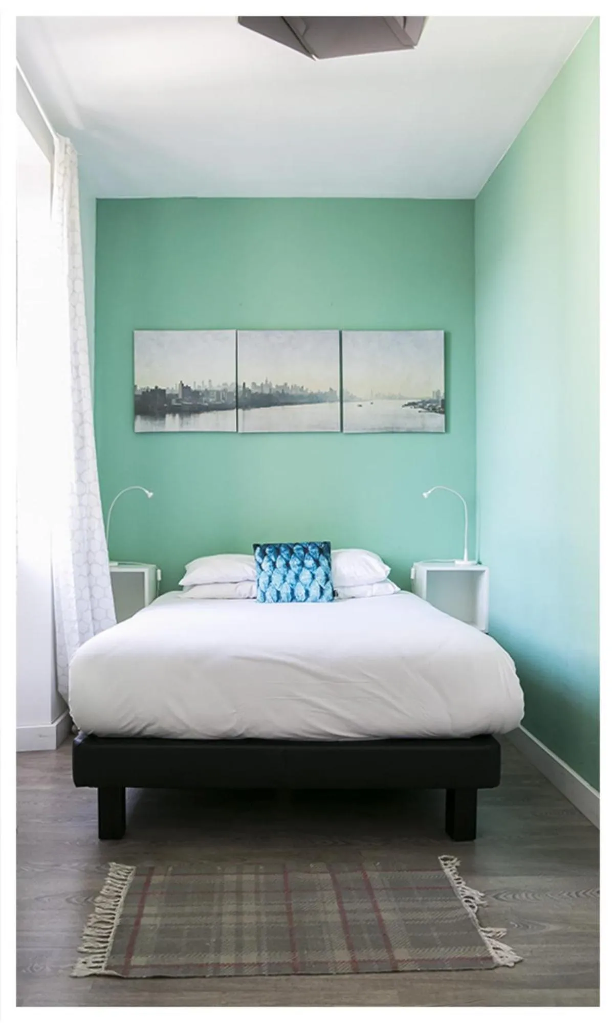 Bed in URBAN LOFT & SPA Marseille