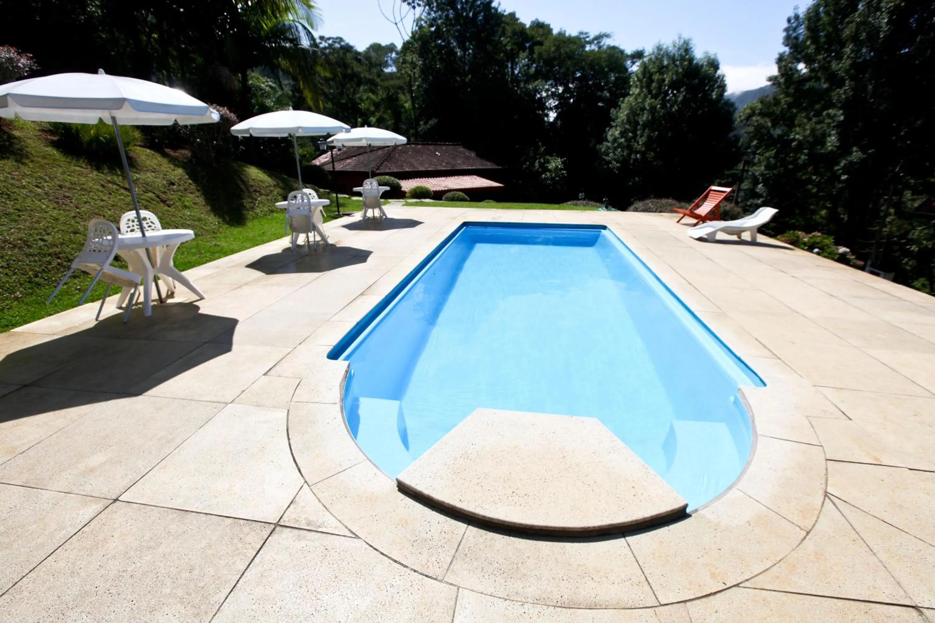 Pool view in Pousada Alpes