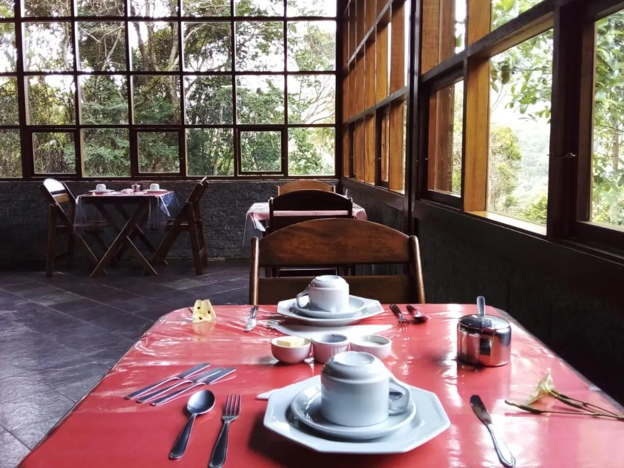 Food and drinks in Pousada Alpes