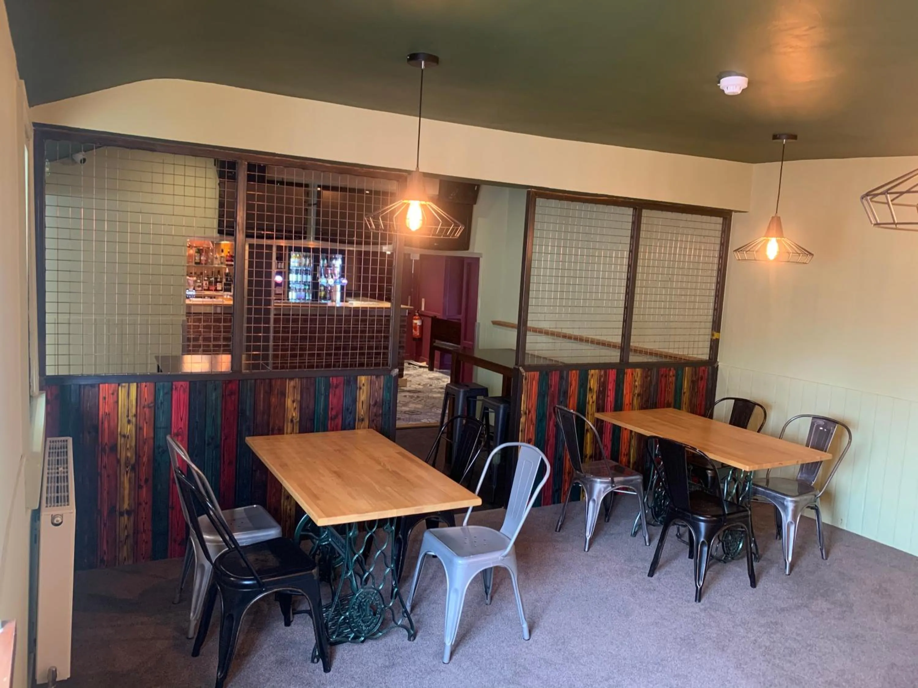 Restaurant/places to eat in The White Horse