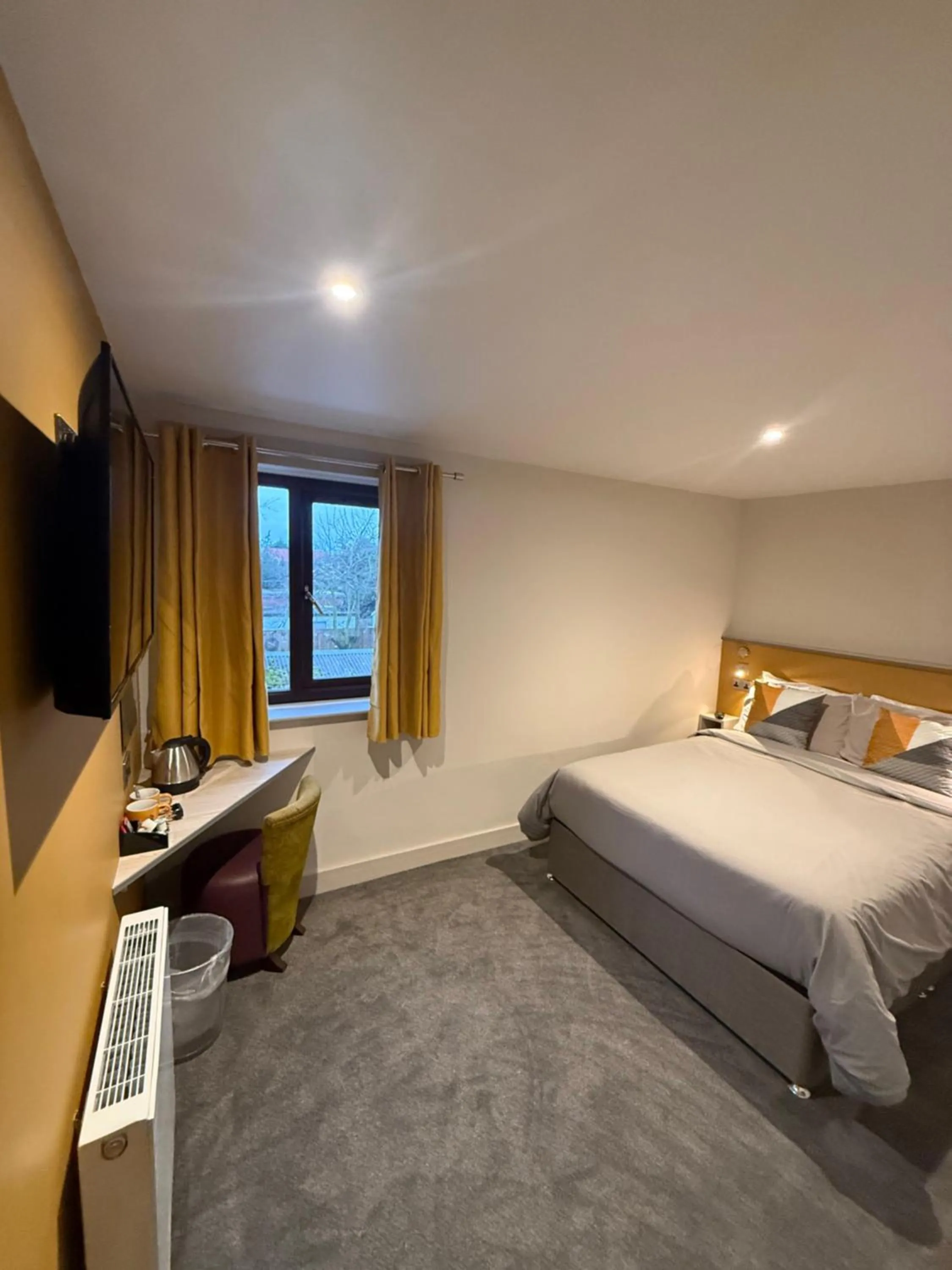 TV and multimedia, Bed in The White Horse