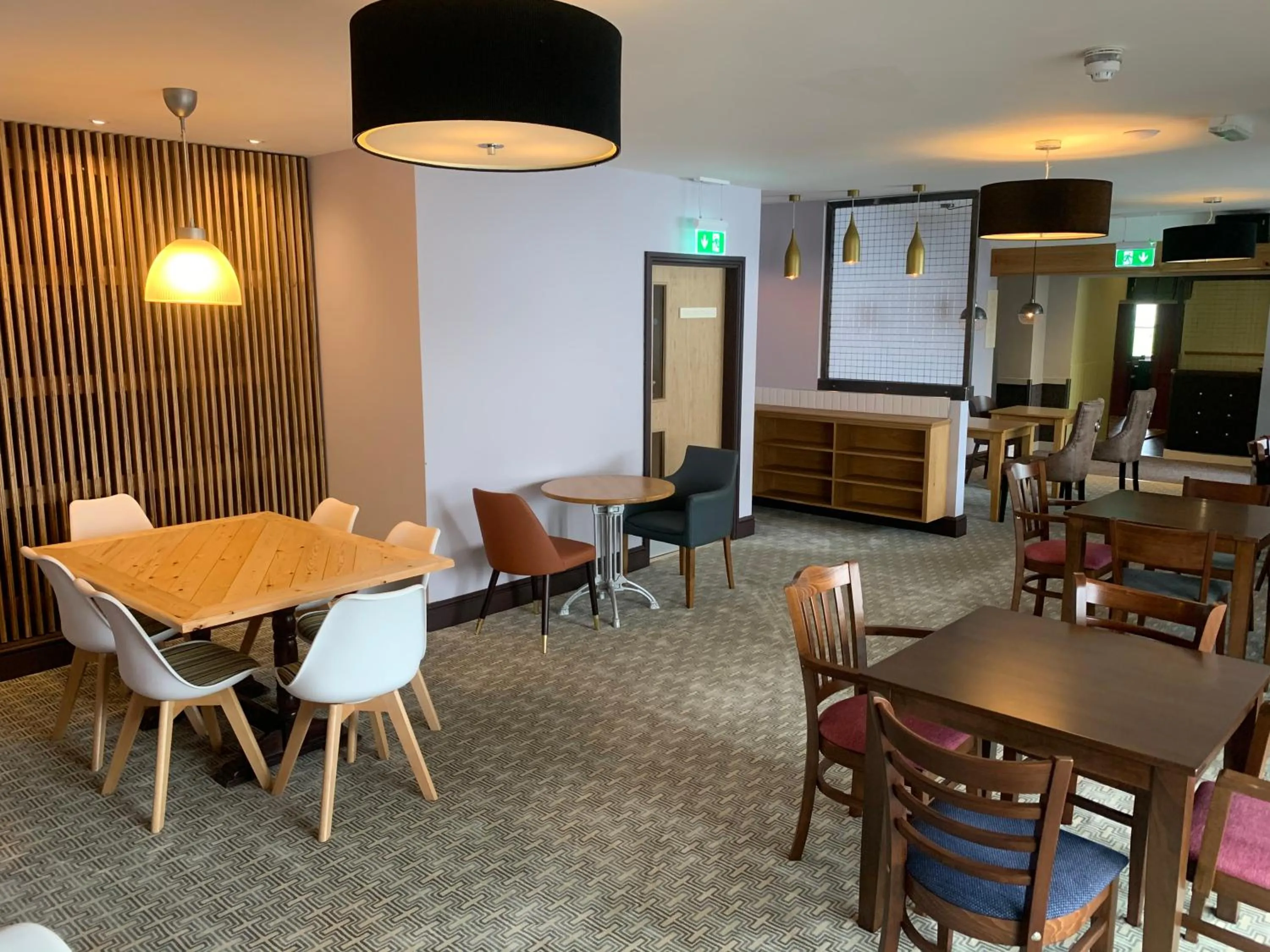 Restaurant/places to eat in The White Horse