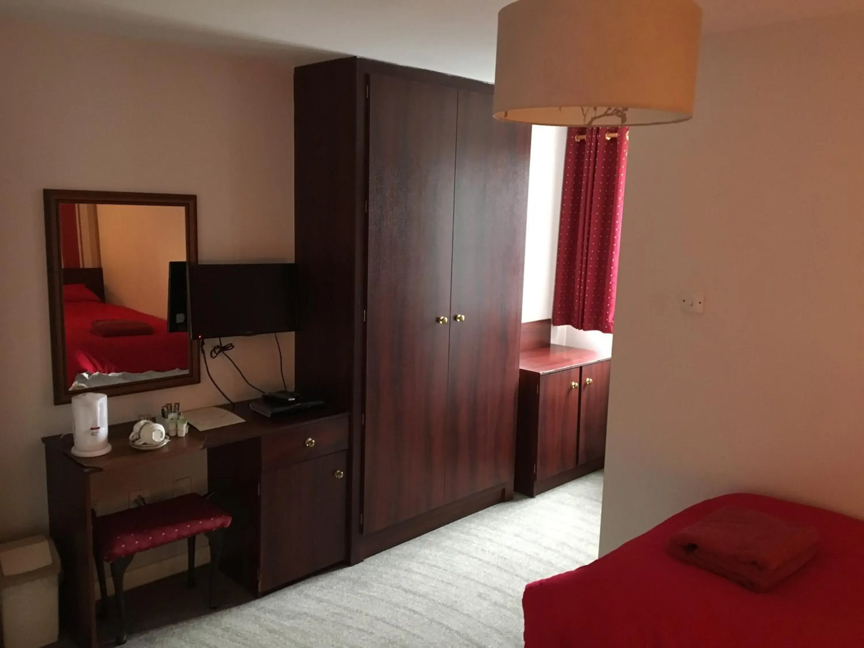 Twin Room - single occupancy in The White Horse Twin Room - single occupancy in The White Horse