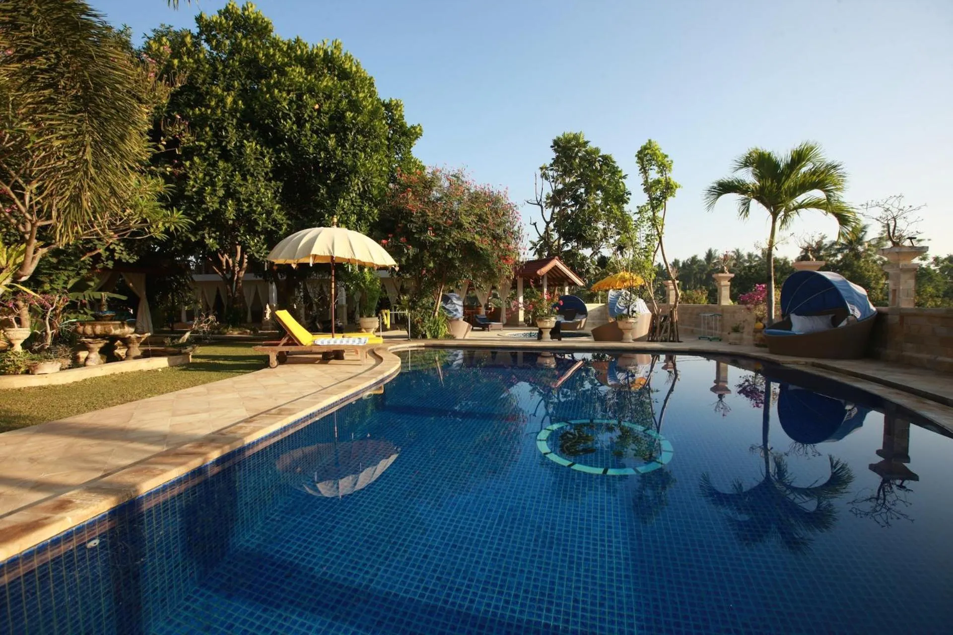 Swimming pool in Villa Jakaranda and Villa Marakuya