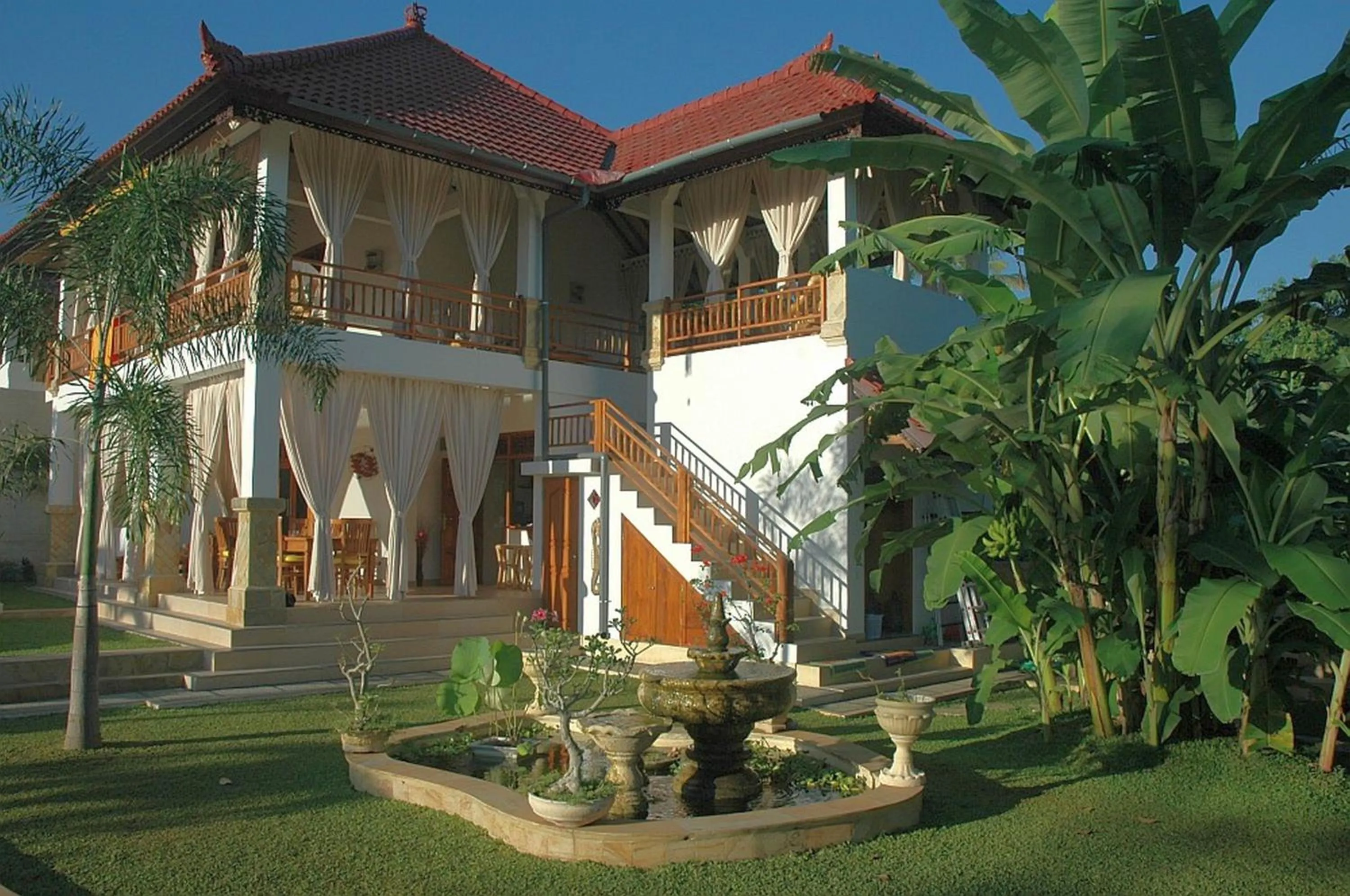 Facade/entrance in Villa Jakaranda and Villa Marakuya