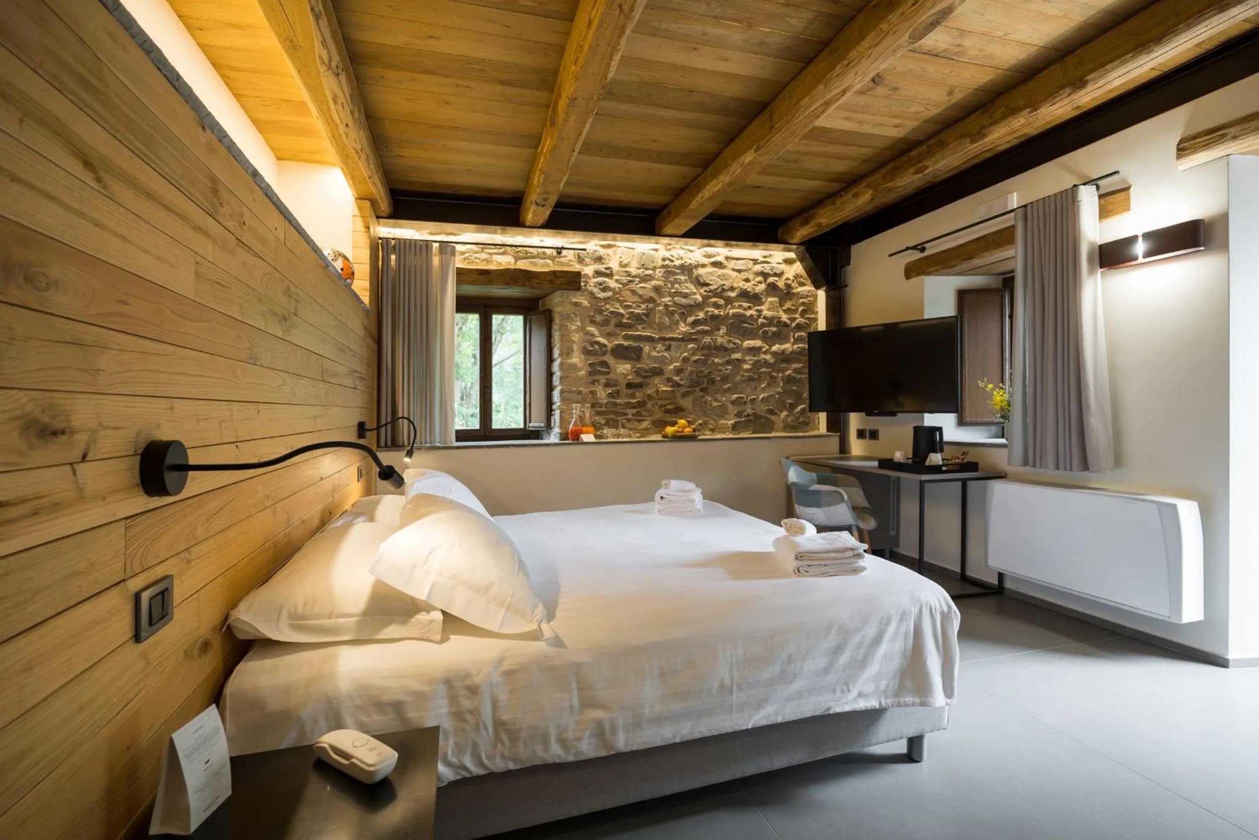 Photo of the whole room, Bed in Borgotufi Albergo Diffuso