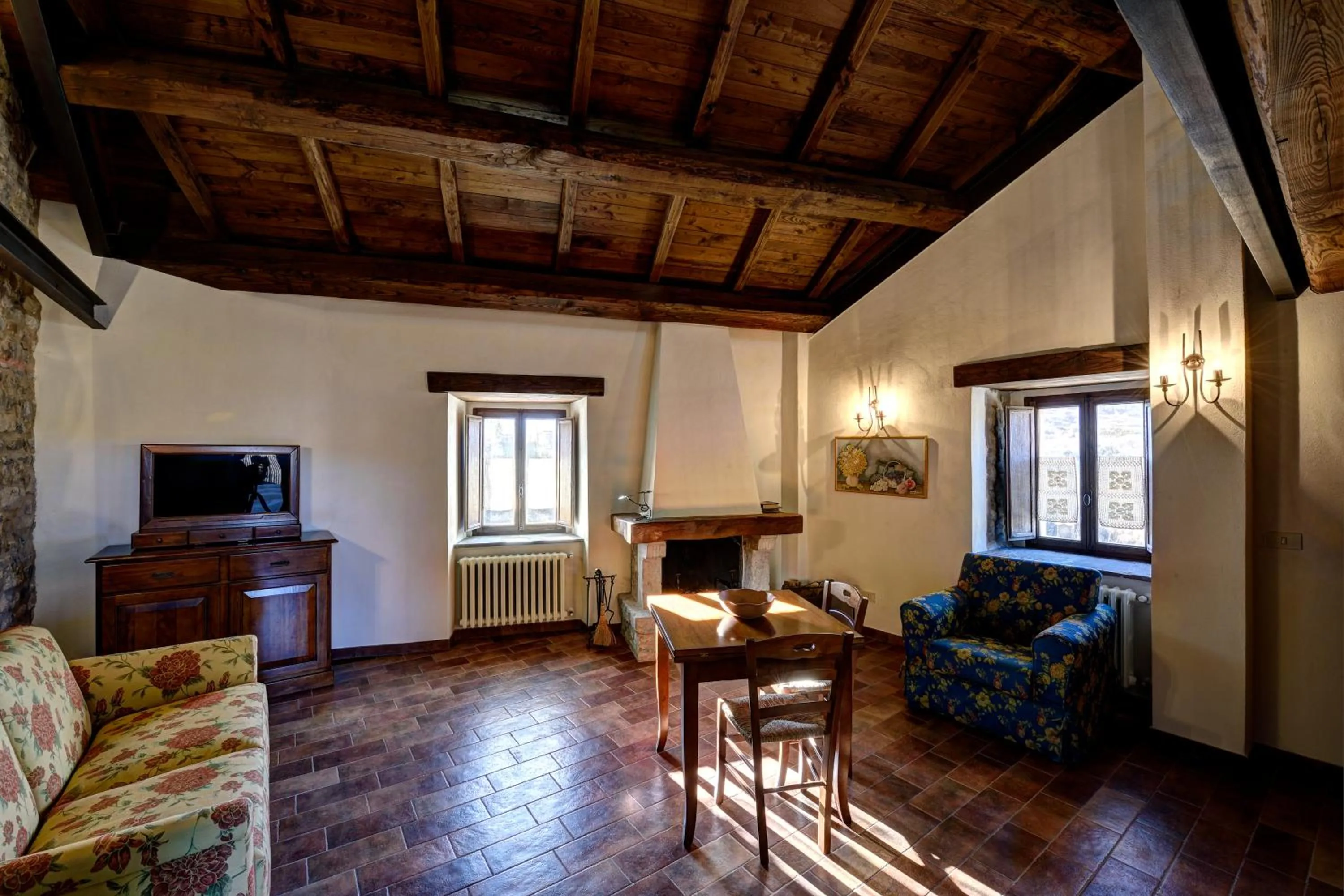 TV and multimedia in Borgotufi Albergo Diffuso