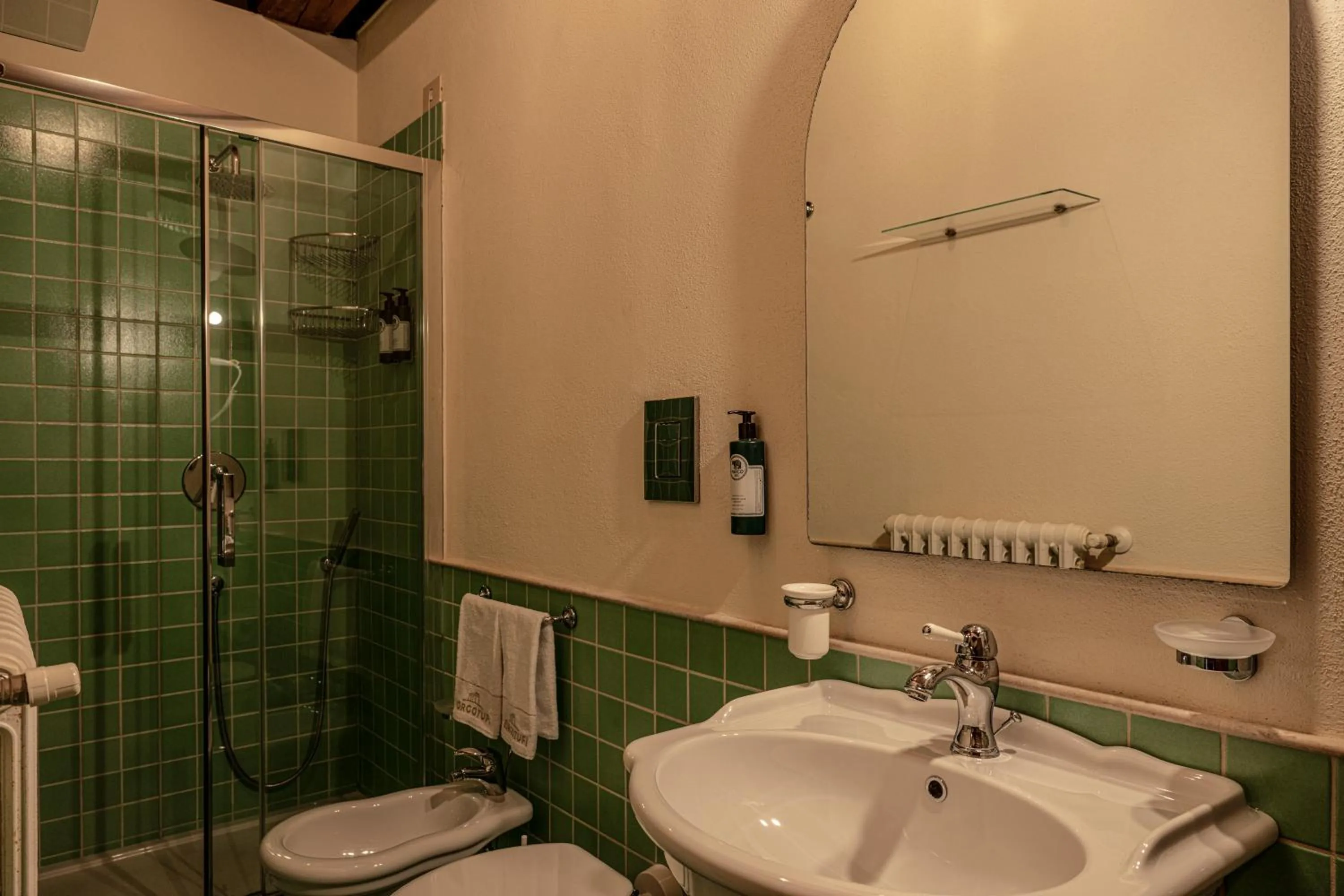 Bathroom in Borgotufi Albergo Diffuso