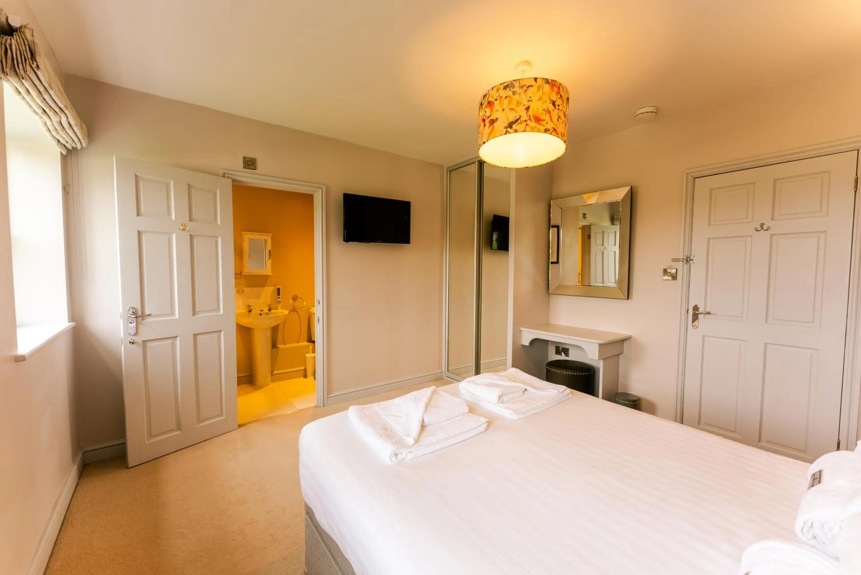 Bed in Oakerthorpe Holiday Village