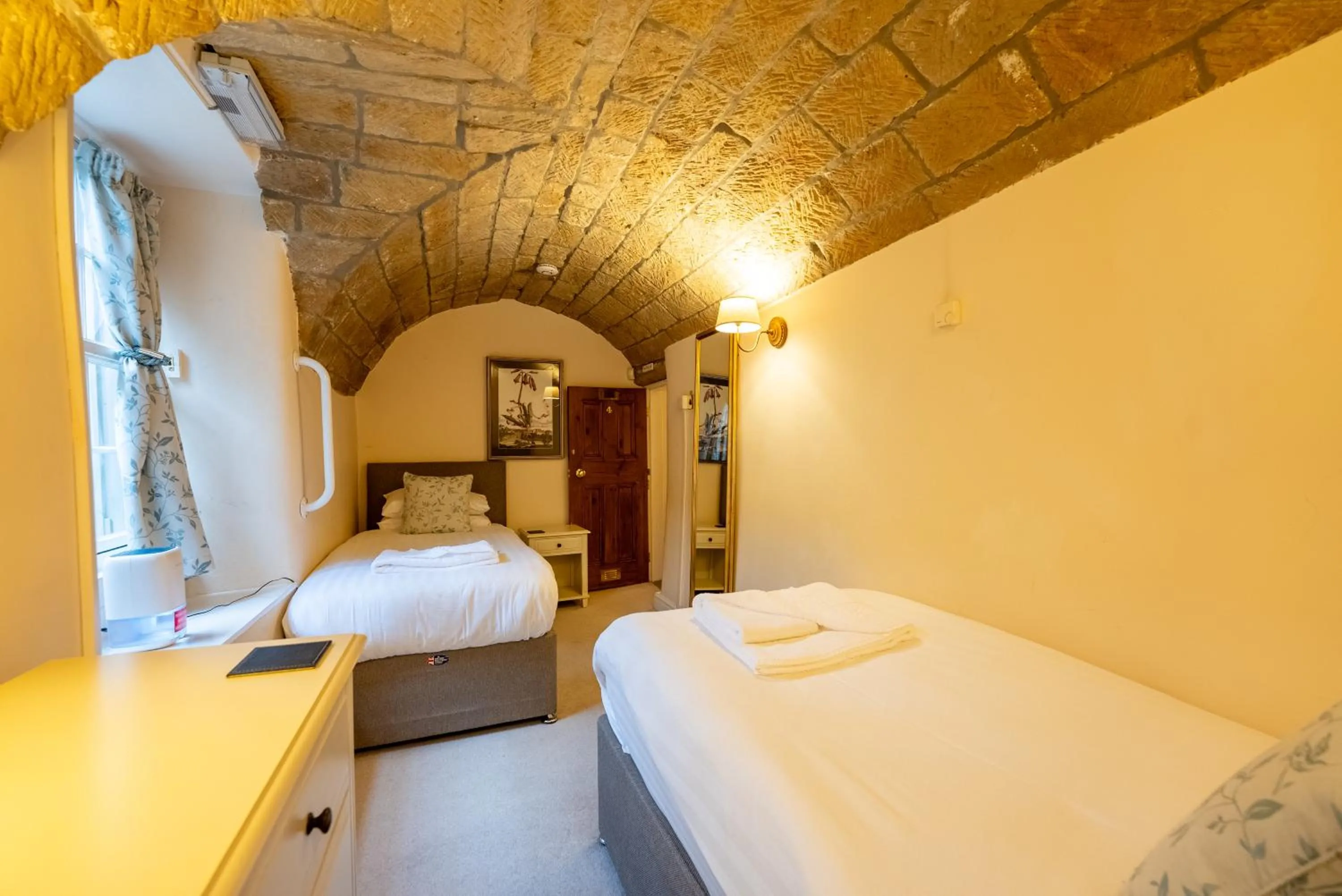 Bed in Oakerthorpe Holiday Village