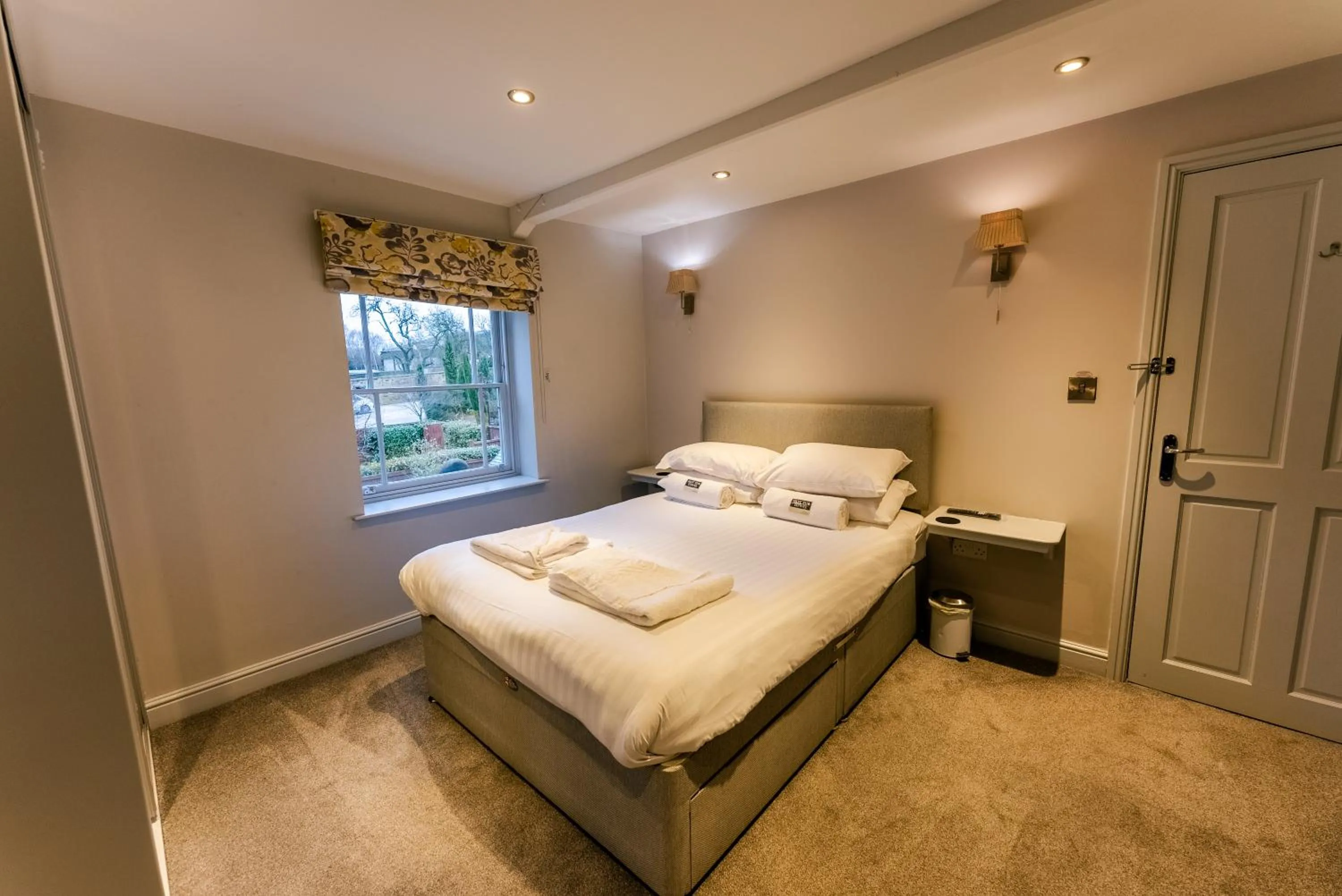 Bed in Oakerthorpe Holiday Village