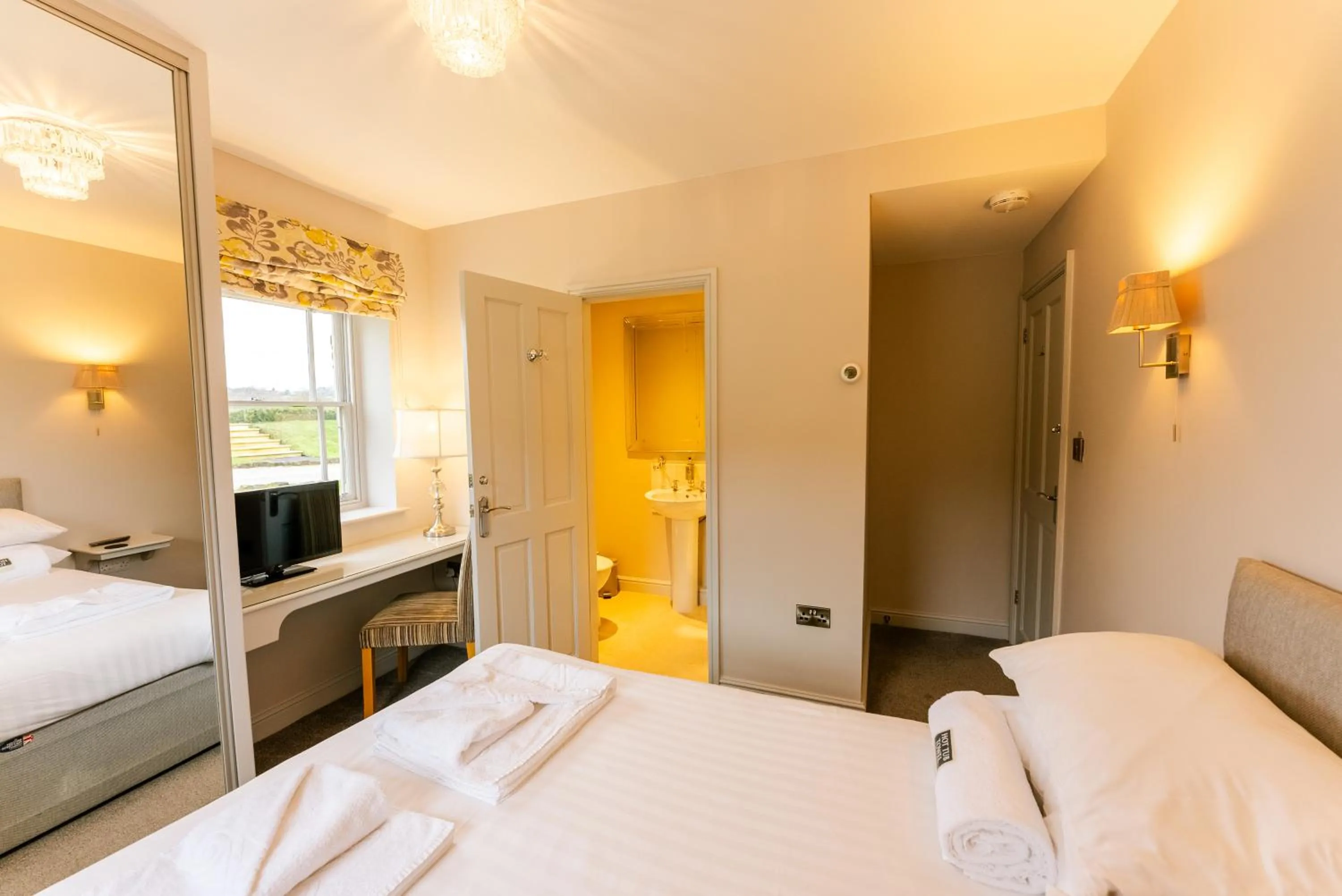 Bed in Oakerthorpe Holiday Village