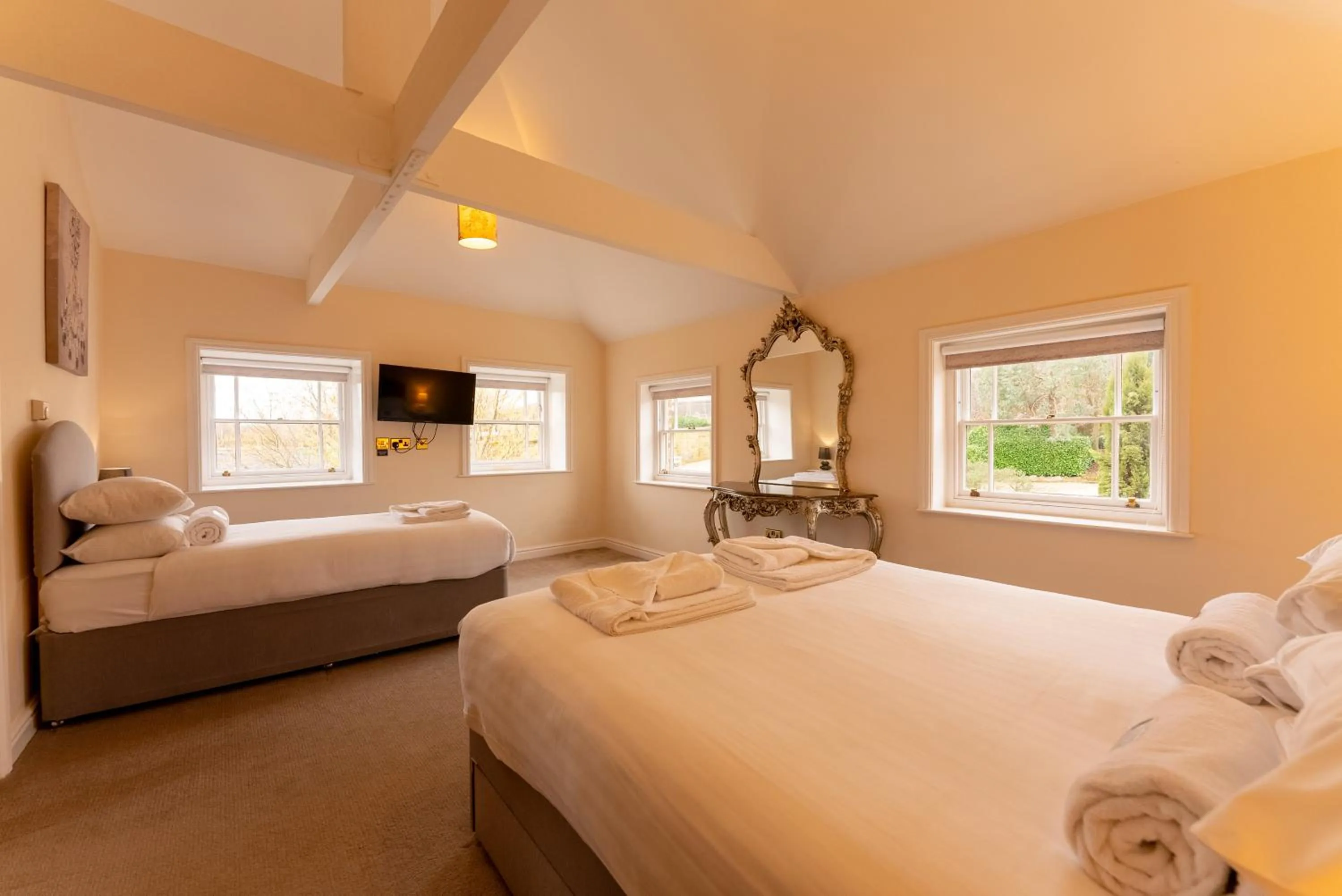 Bed in Oakerthorpe Holiday Village