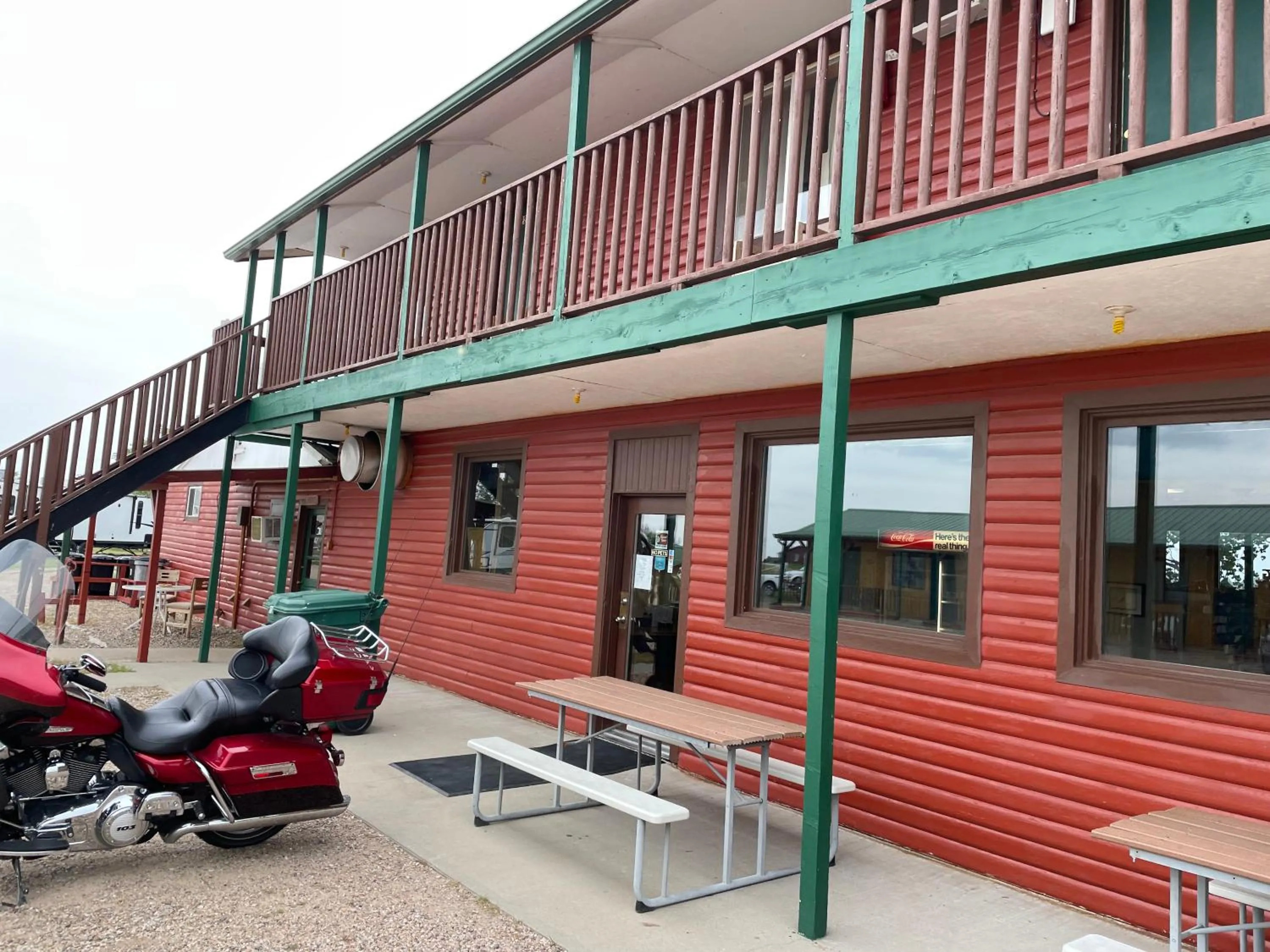 Badlands Hotel & Campground