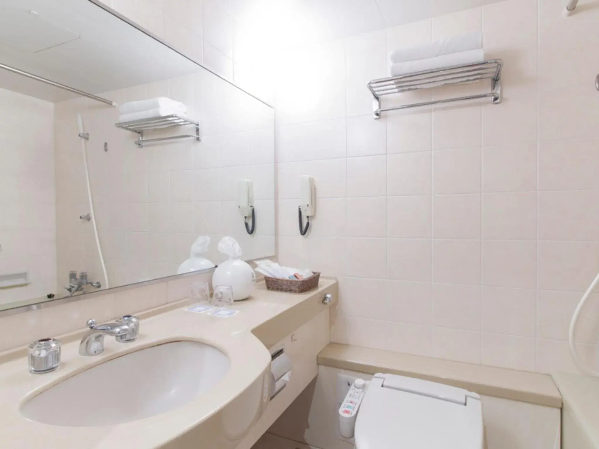 Bathroom in Hotel Arrowle Bathroom in Hotel Arrowle