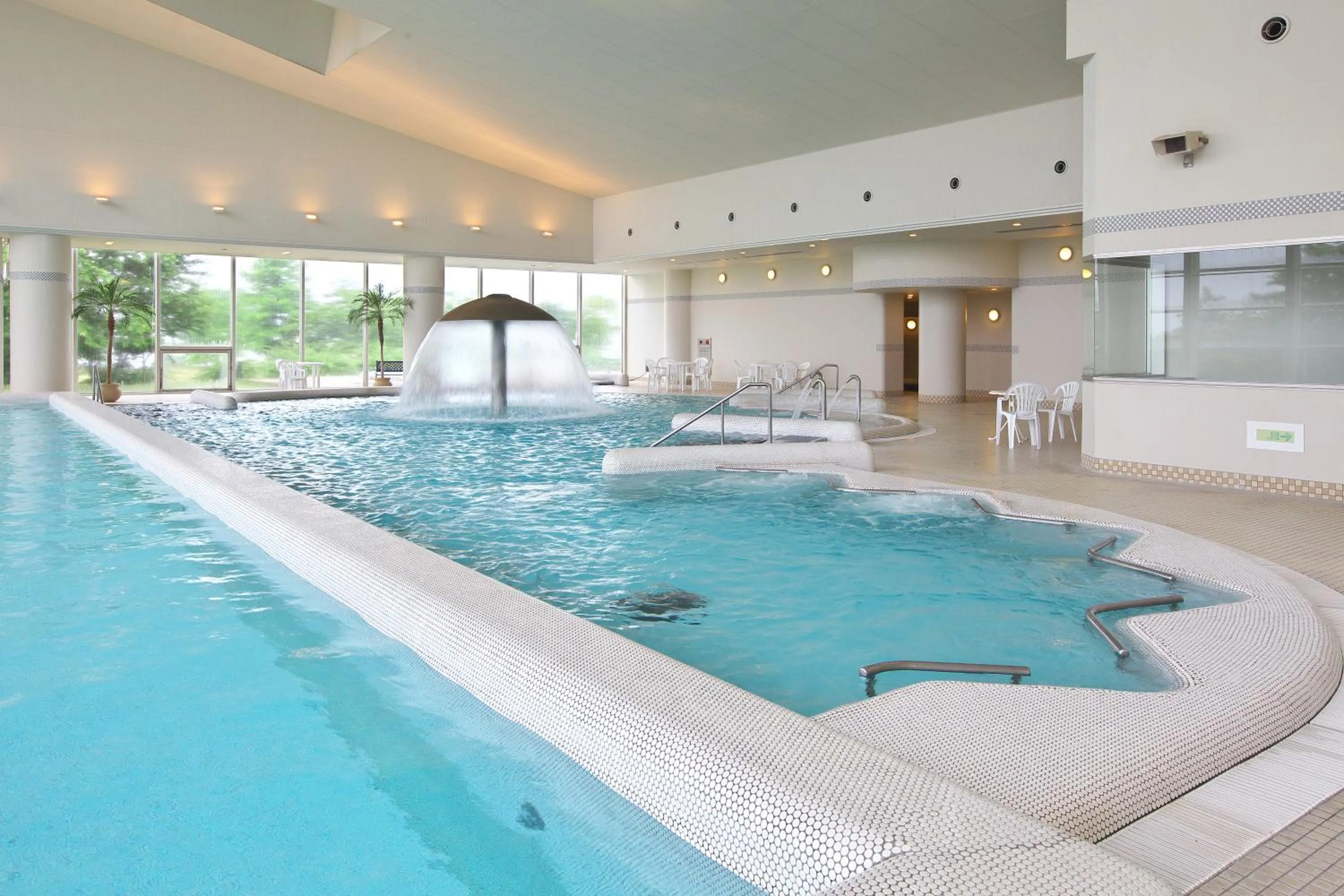 Swimming pool in Hotel Arrowle