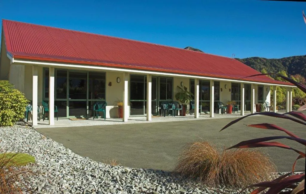 Facade/entrance in Murchison Motels