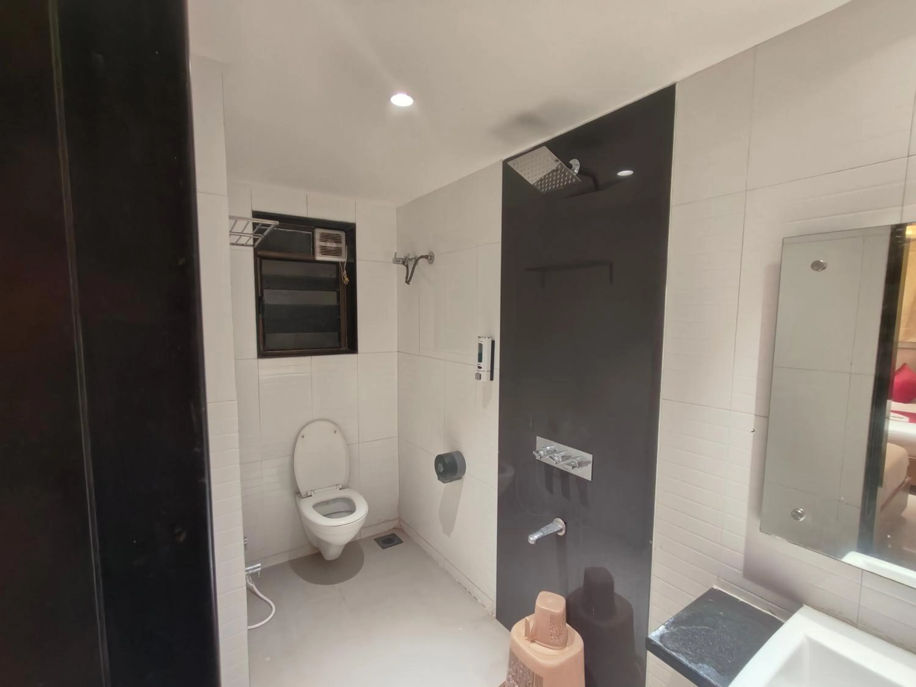 Bathroom in Hotel Anand Palace