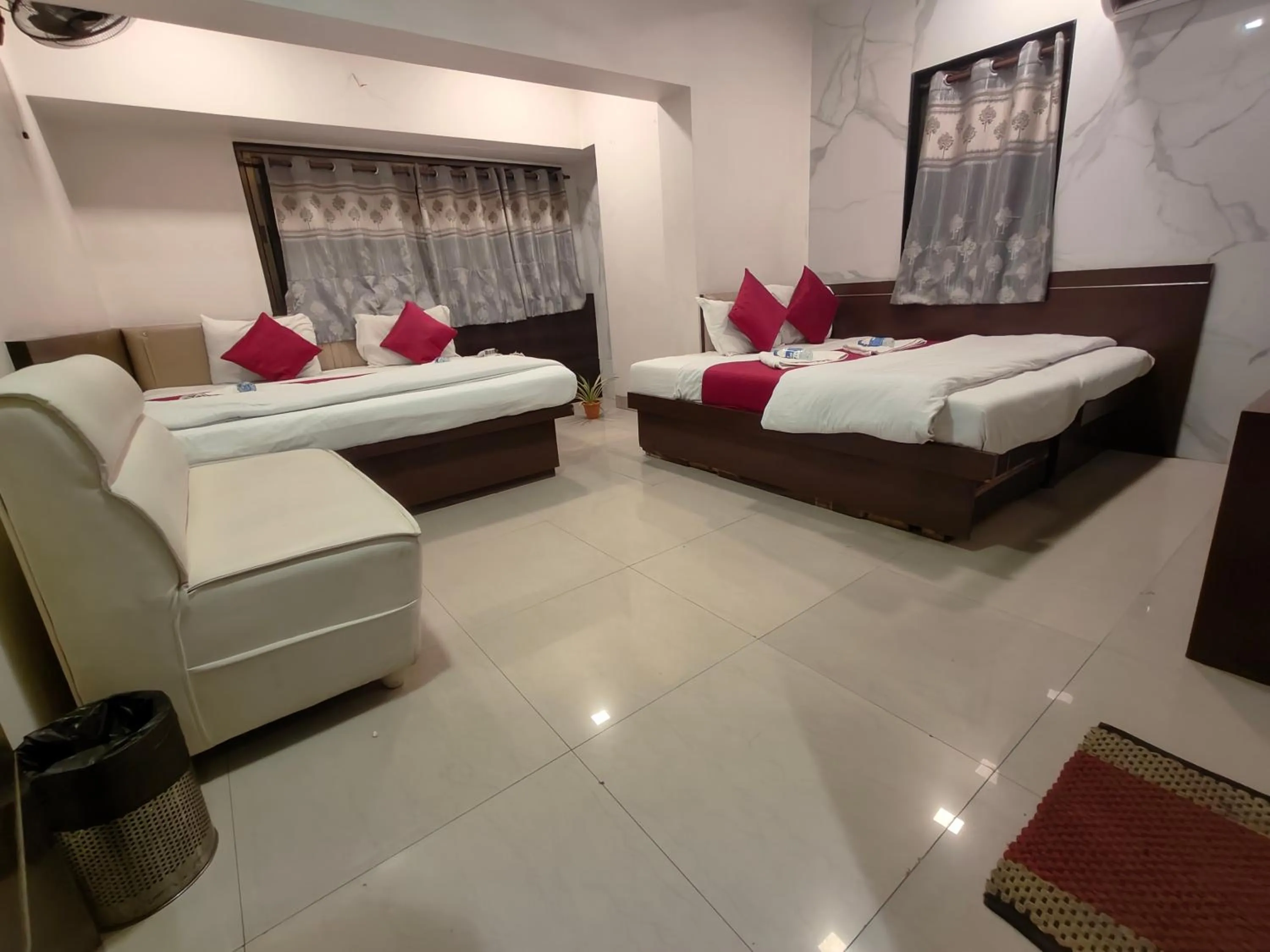 TV and multimedia, Bed in Hotel Anand Palace