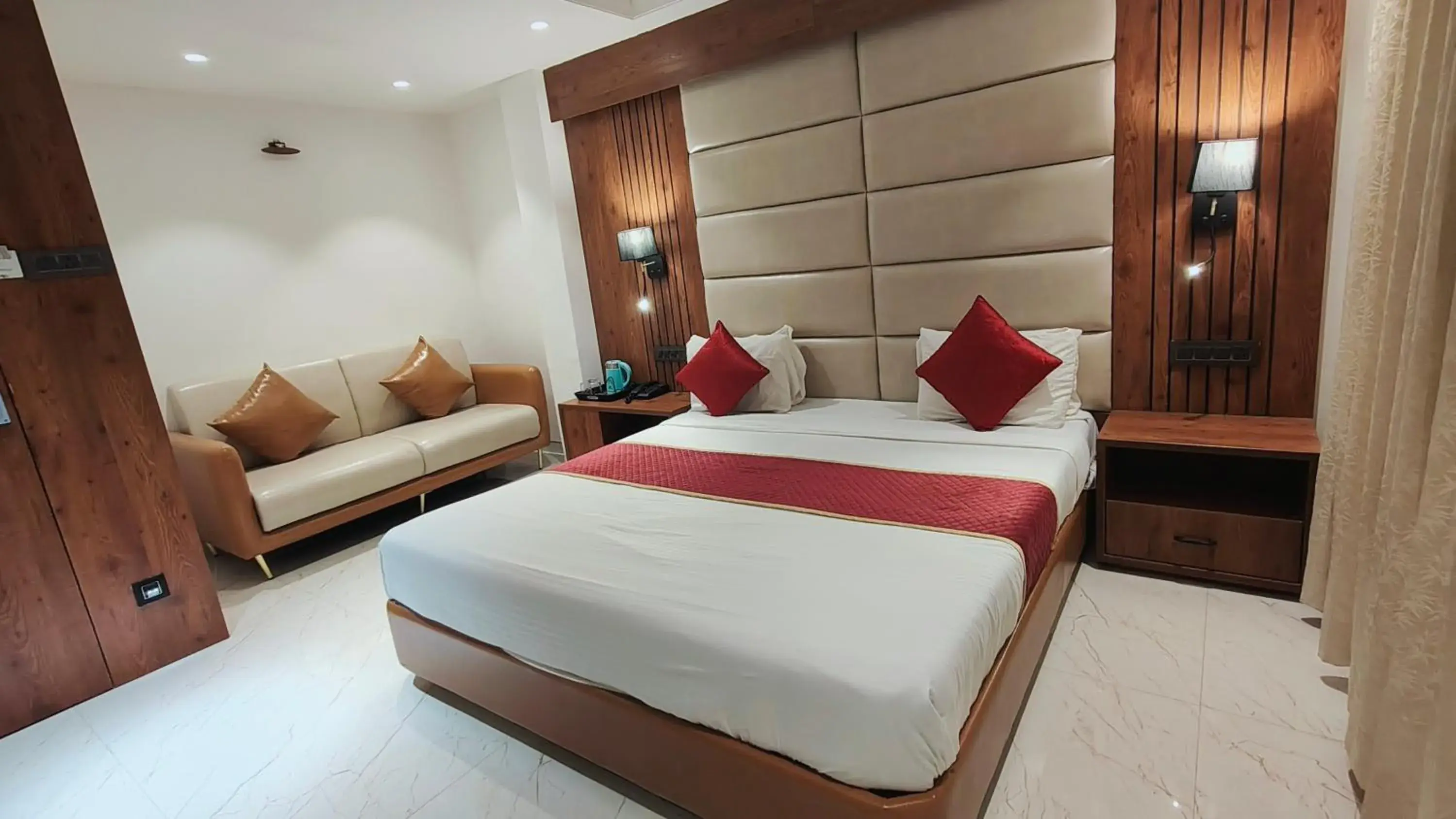 Deluxe King Room in Hotel Anand Palace Deluxe King Room in Hotel Anand Palace