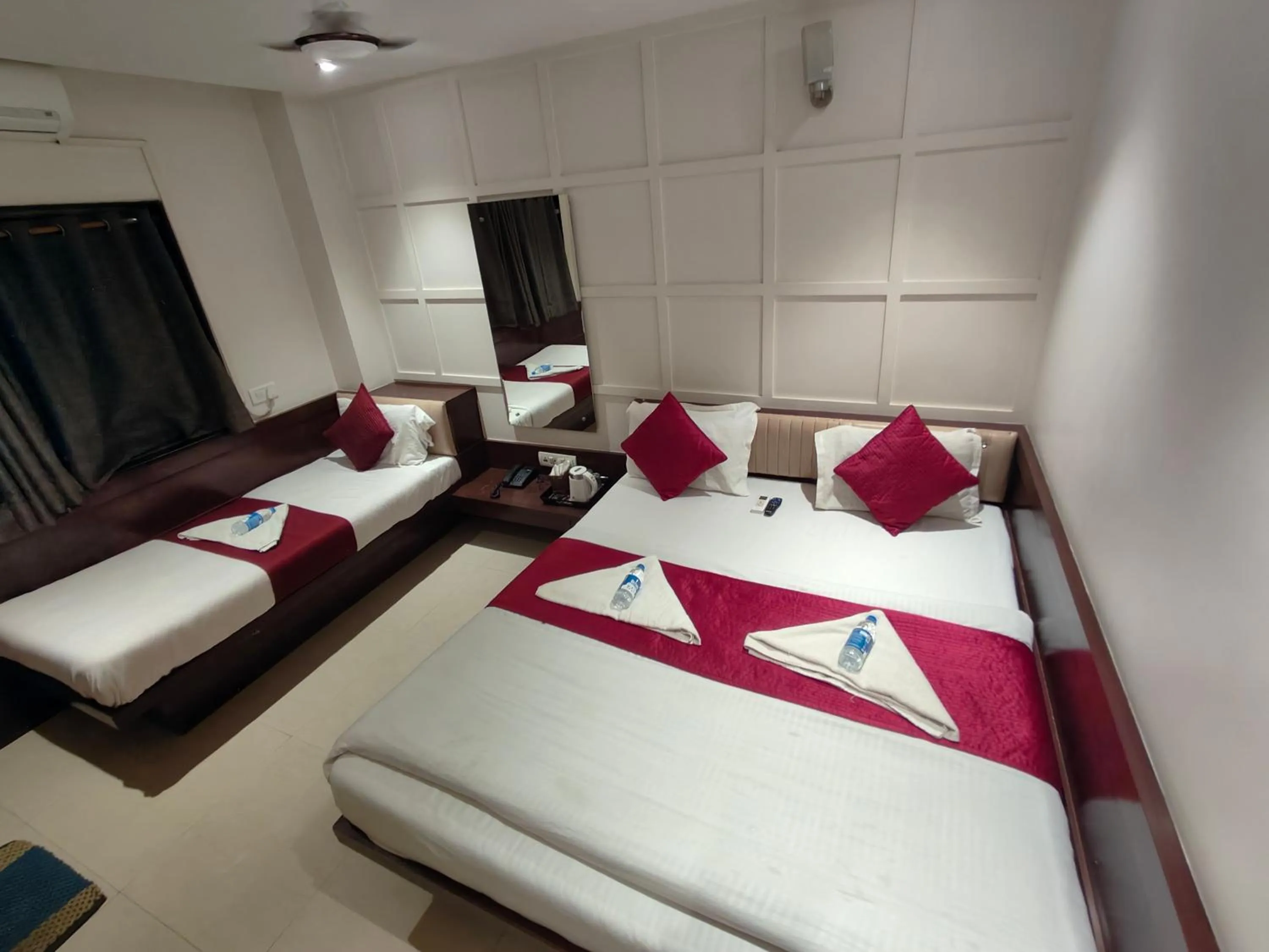 Bed in Hotel Anand Palace