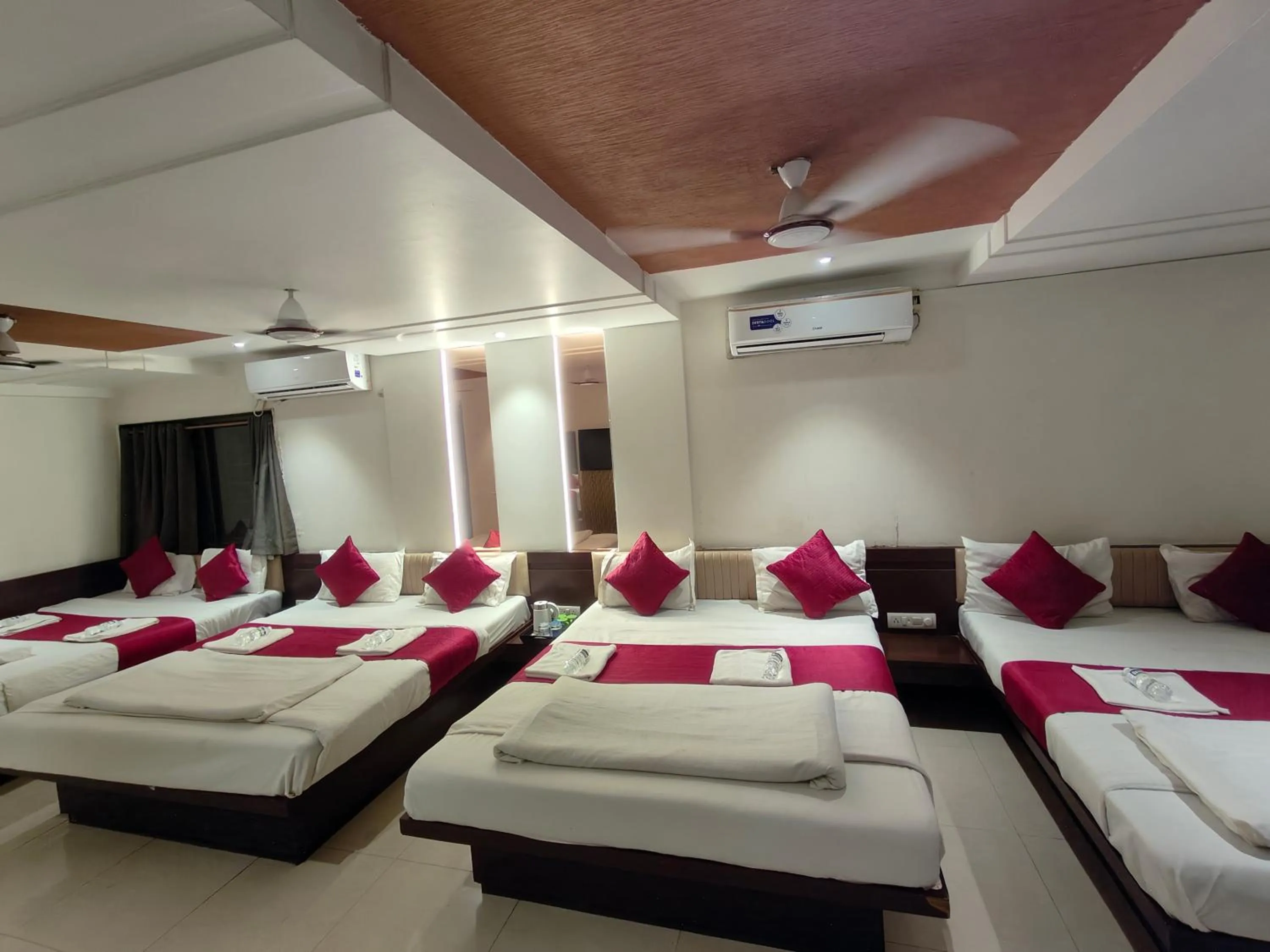 Patio, Bed in Hotel Anand Palace