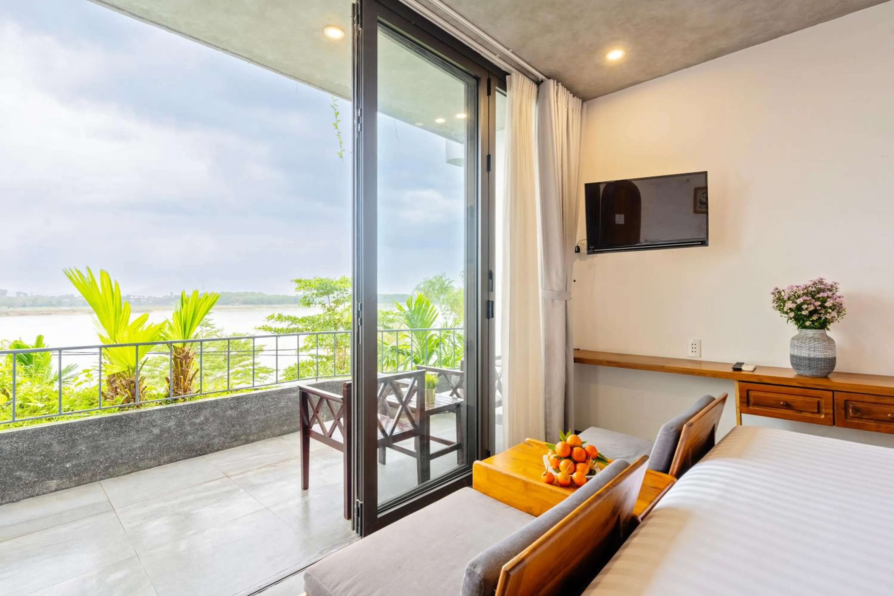 Bed in Serene Riverside Hotel Hoi An