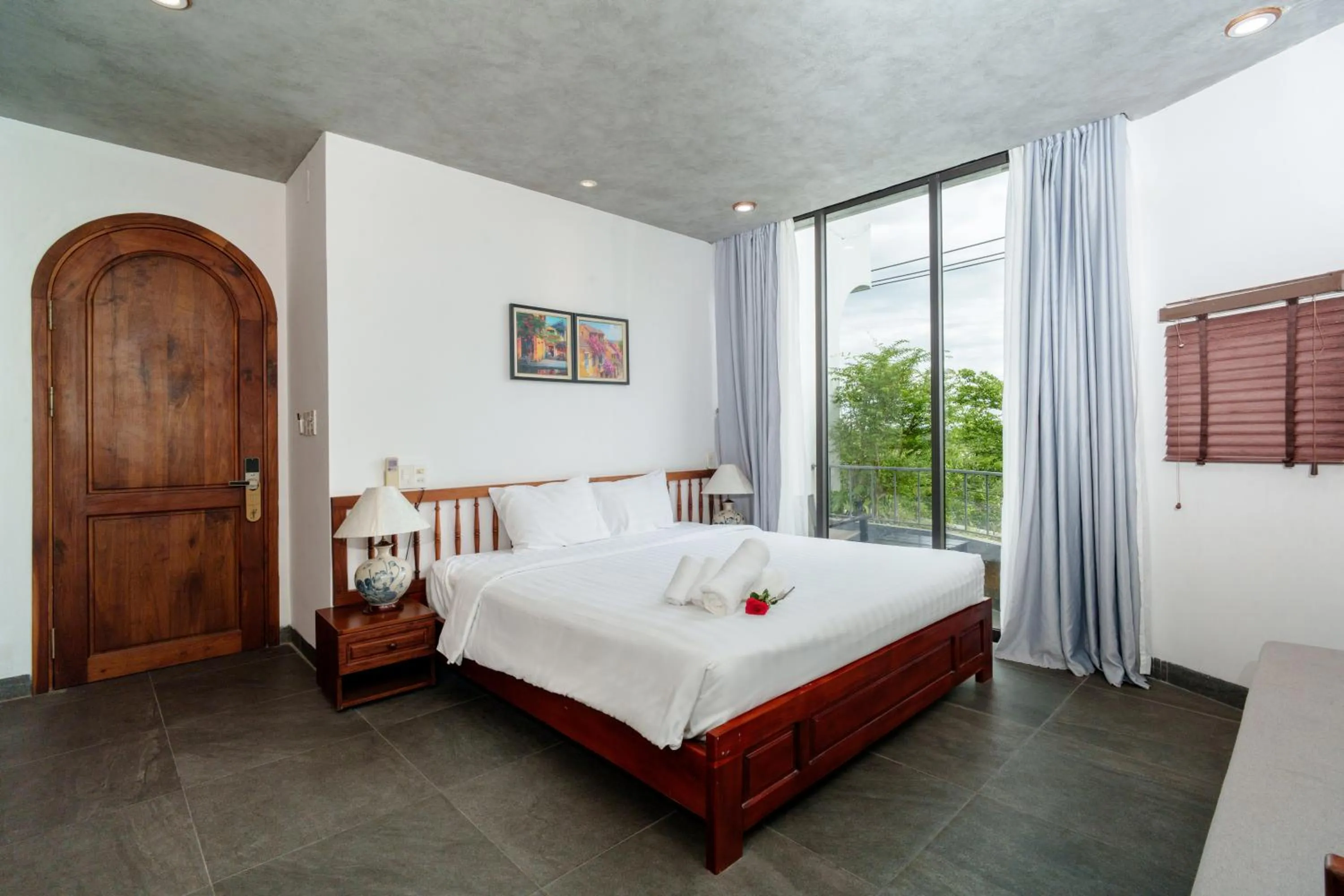 Bed in Serene Riverside Hotel Hoi An