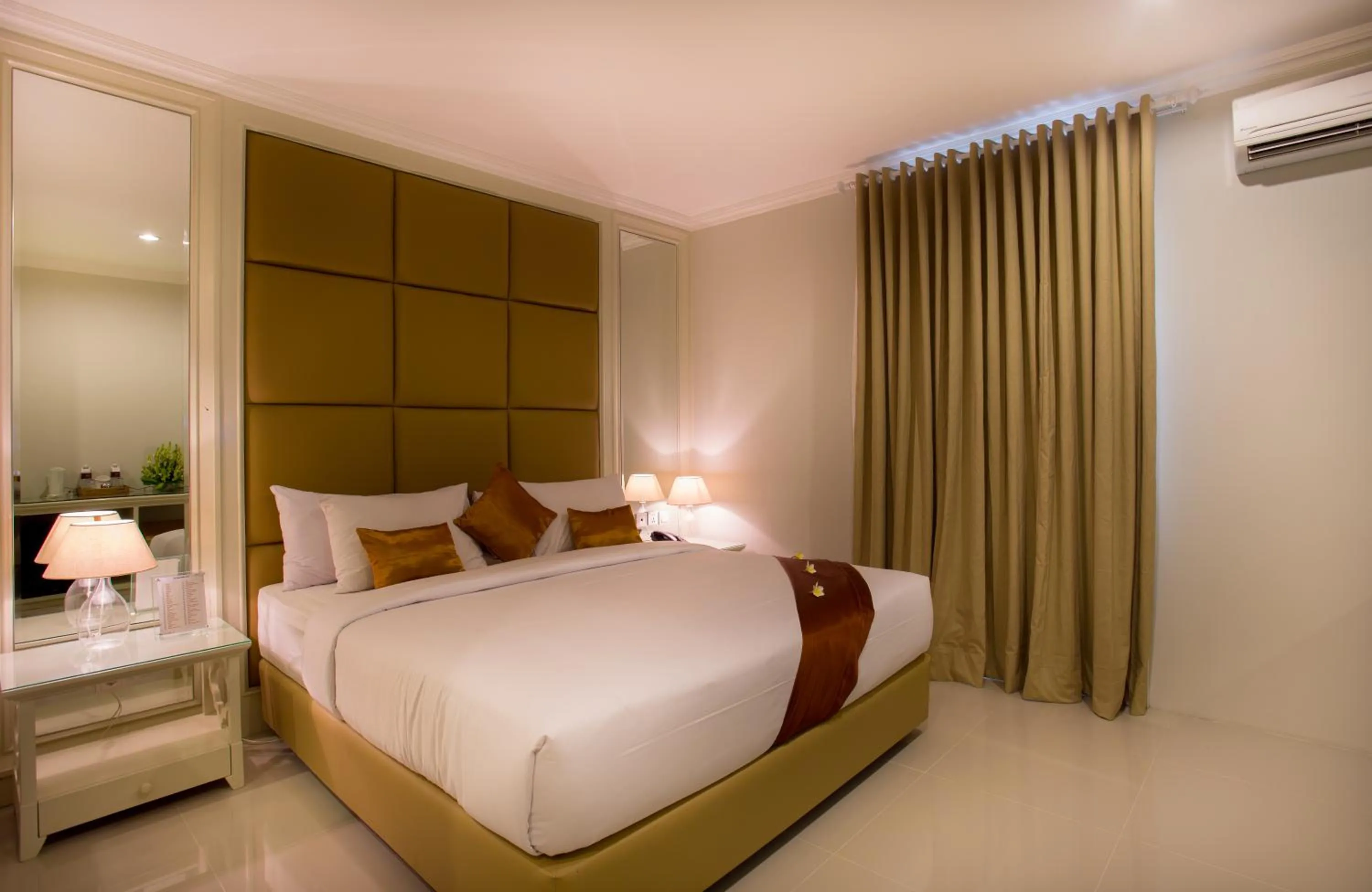 Bedroom, Bed in Amalfi Hotel Seminyak