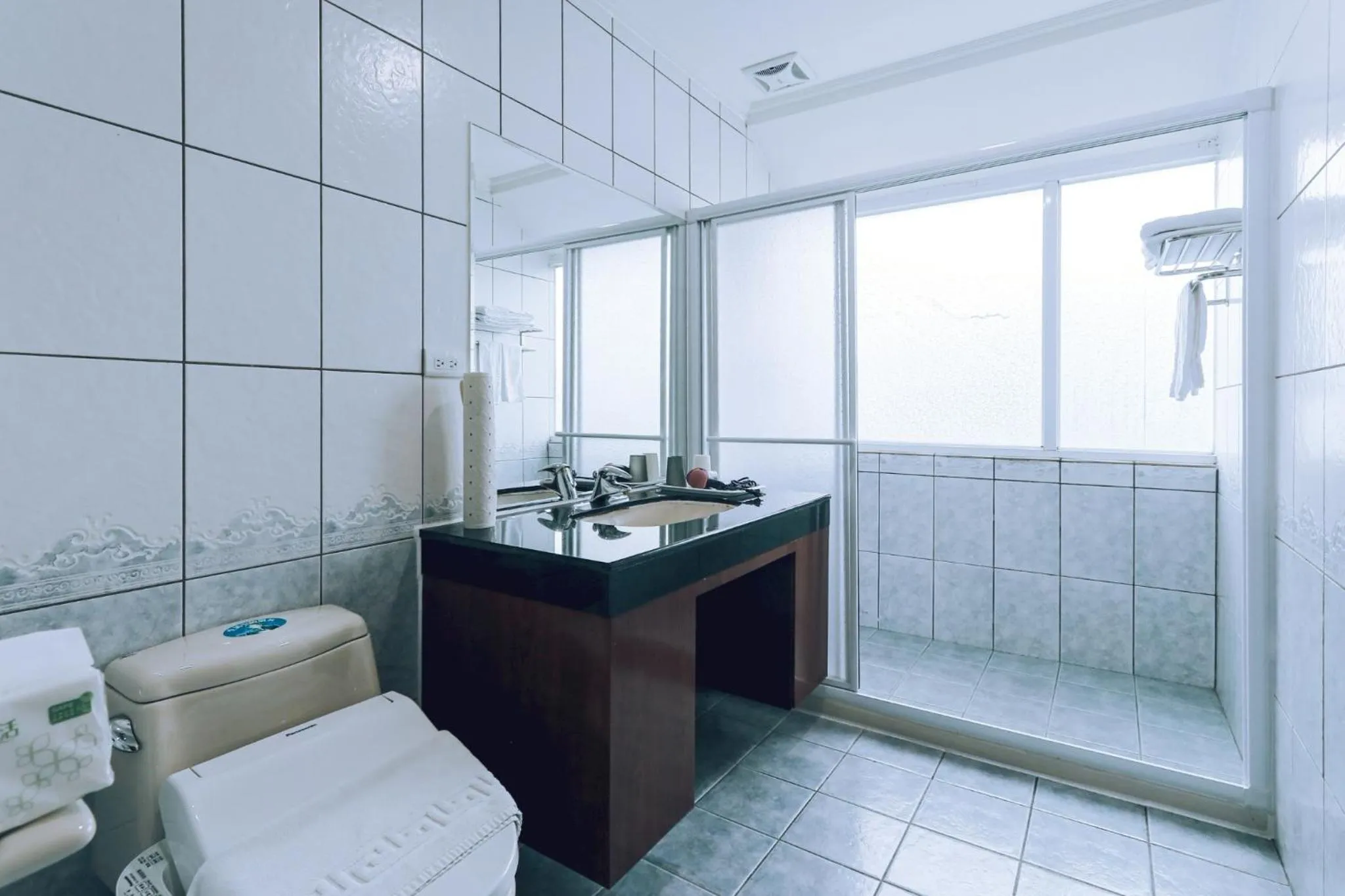 Shower in Herkang Hotel