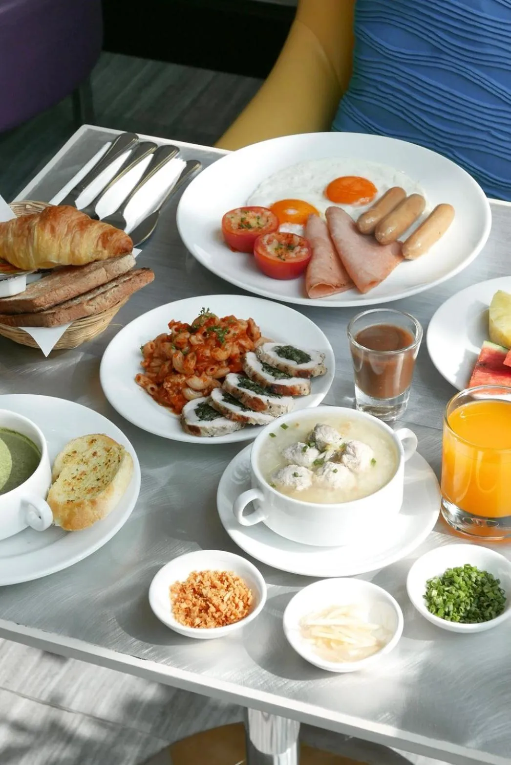 Breakfast in Le Tada Residence