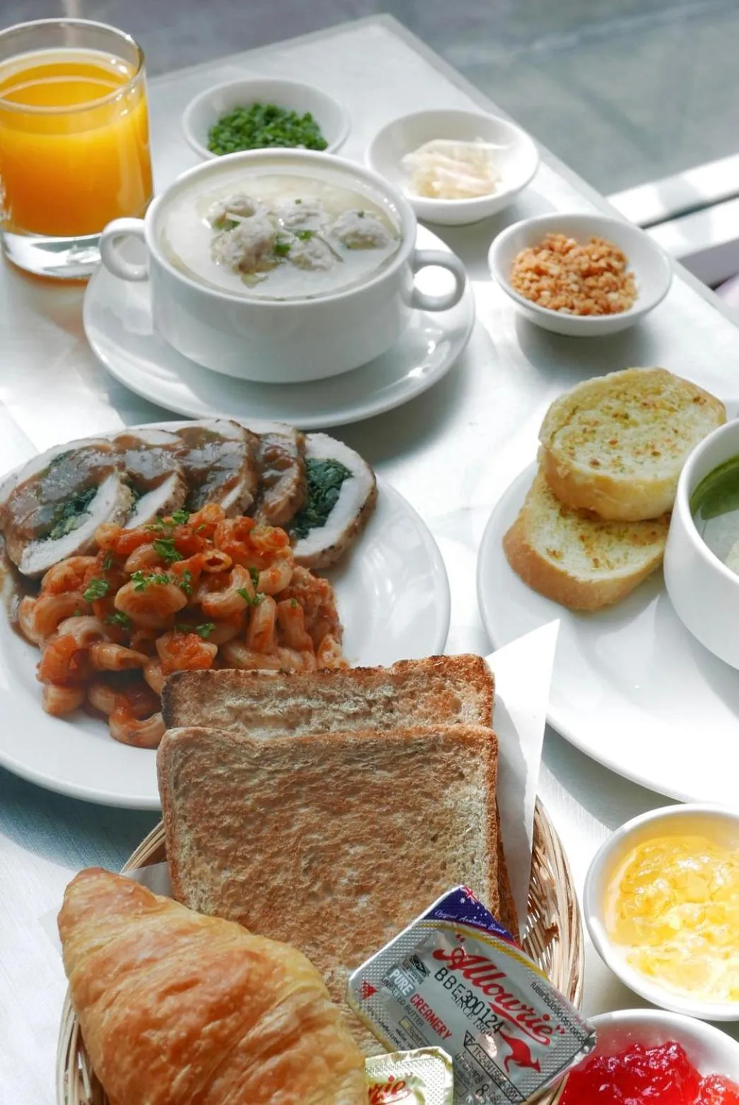 Breakfast in Le Tada Residence