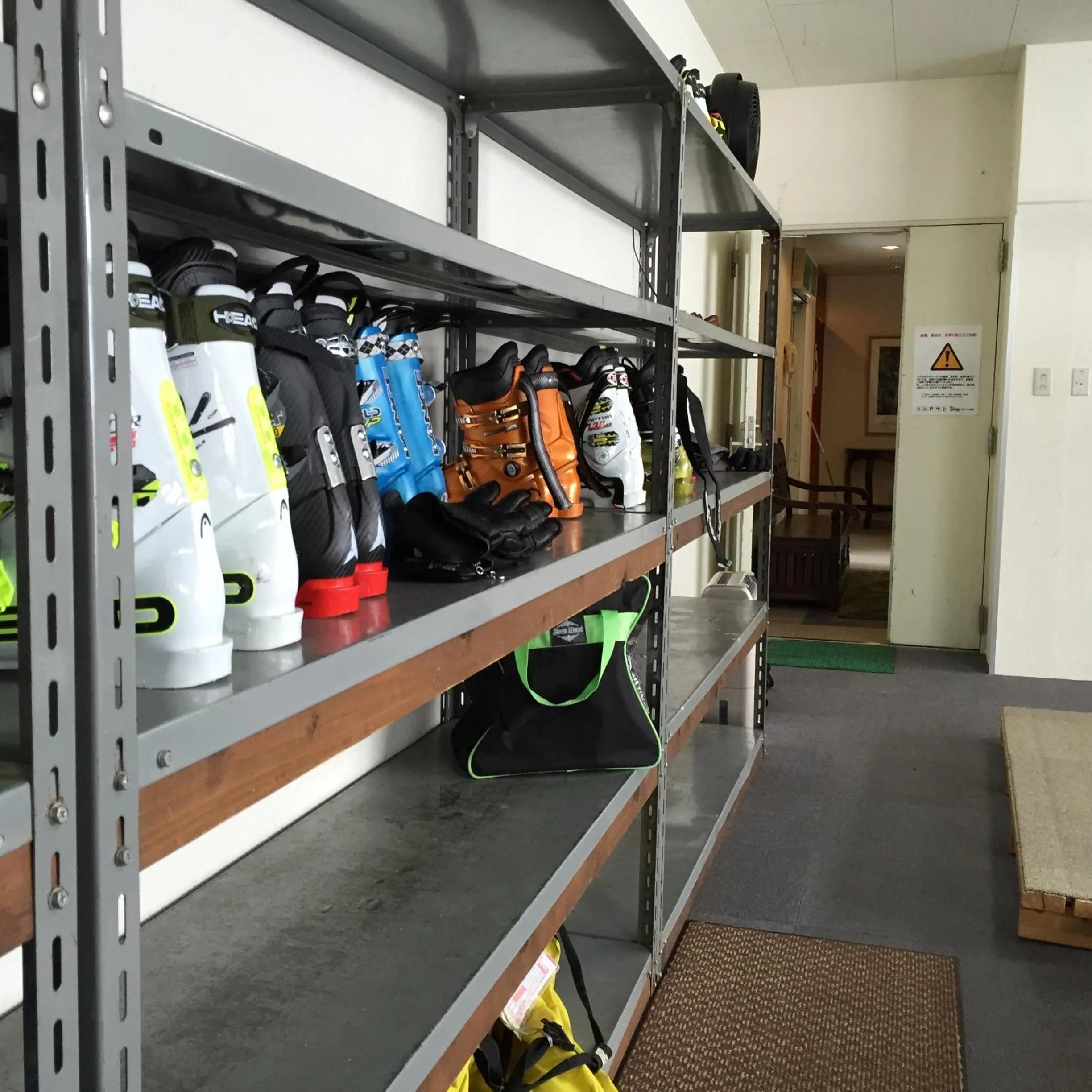 Skiing in Schole Hakuba