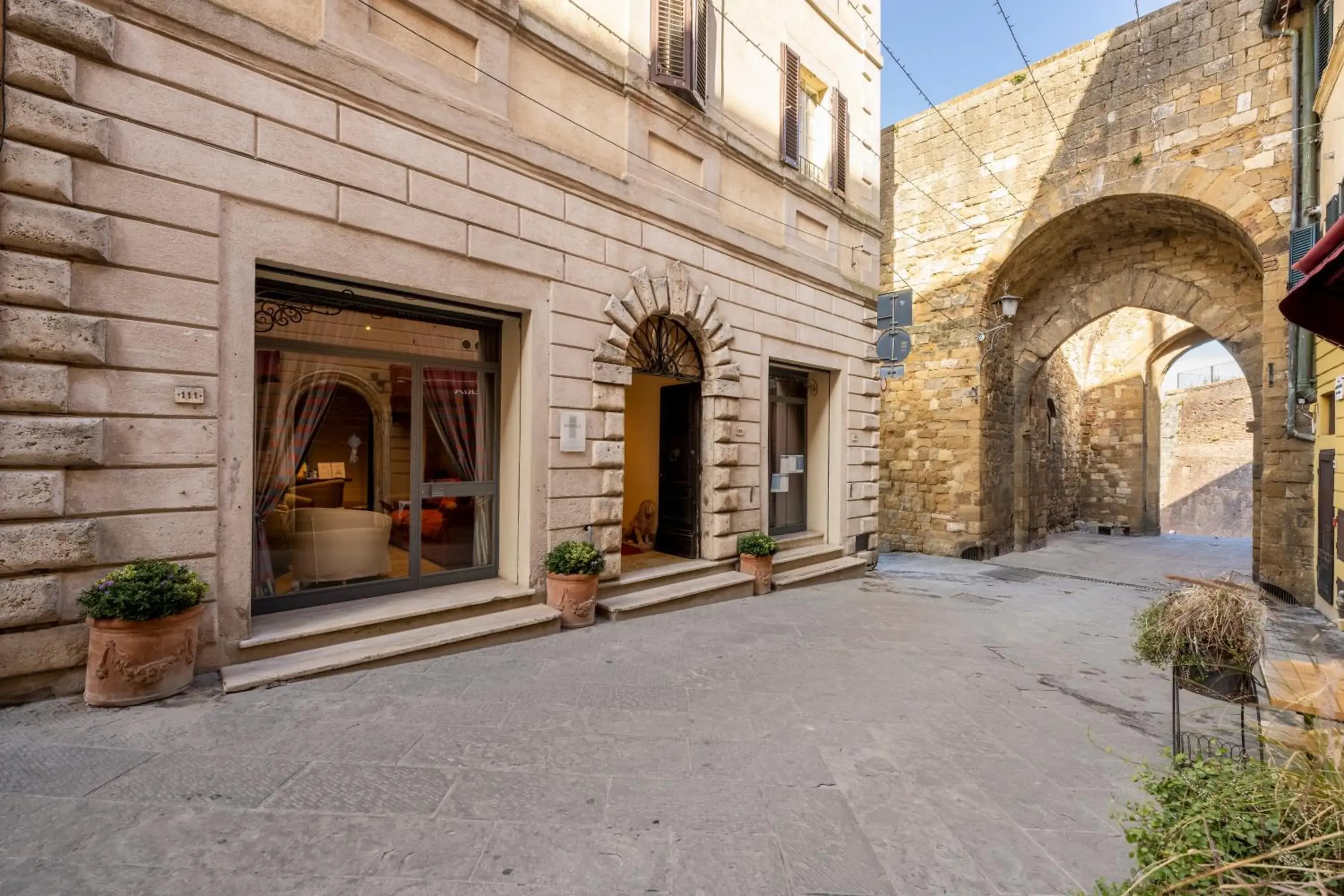 Property building in Palazzo Mosela Alla Porta Property building in Palazzo Mosela Alla Porta