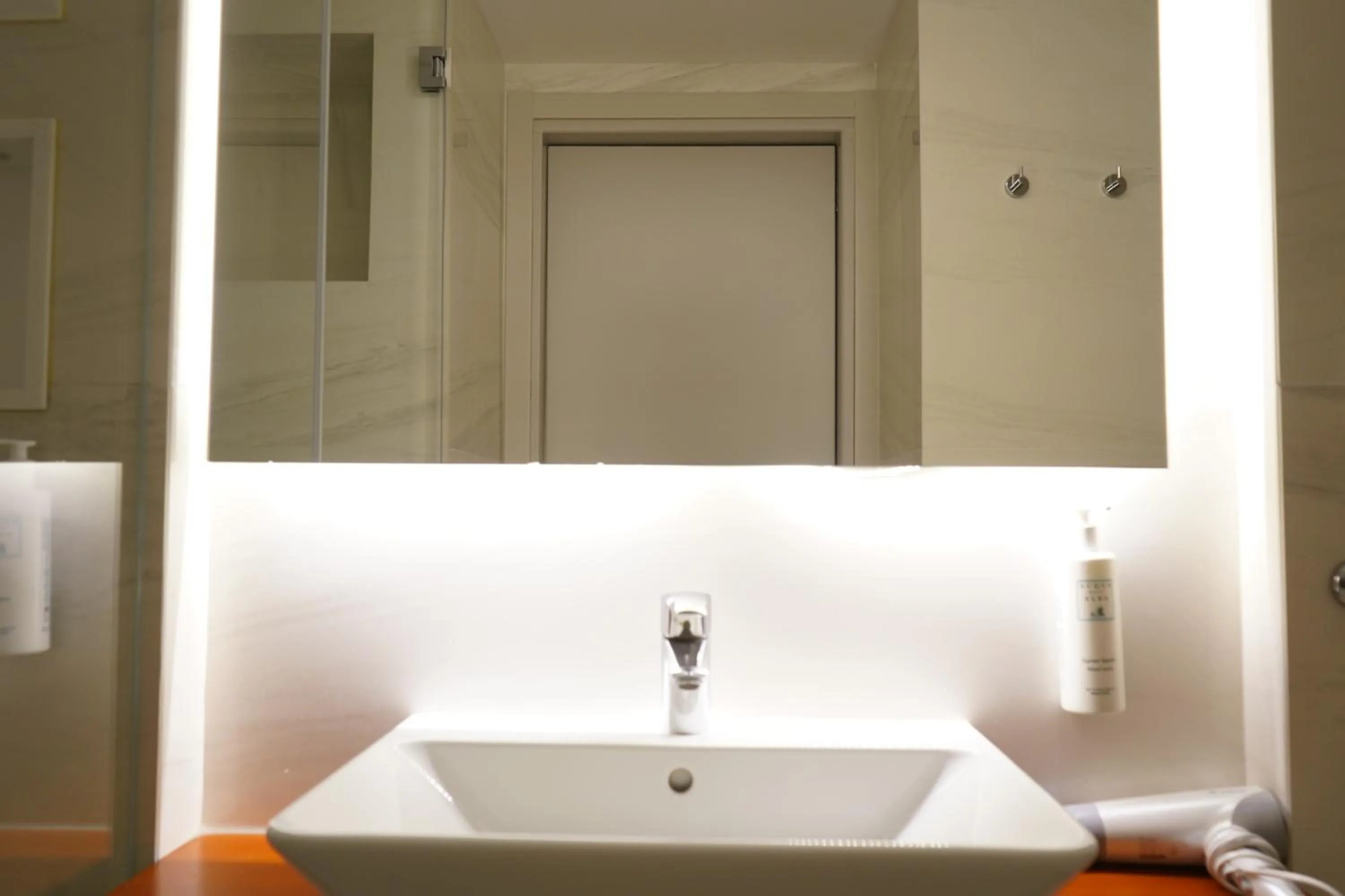 Bathroom in Bougainville Bay Hotel
