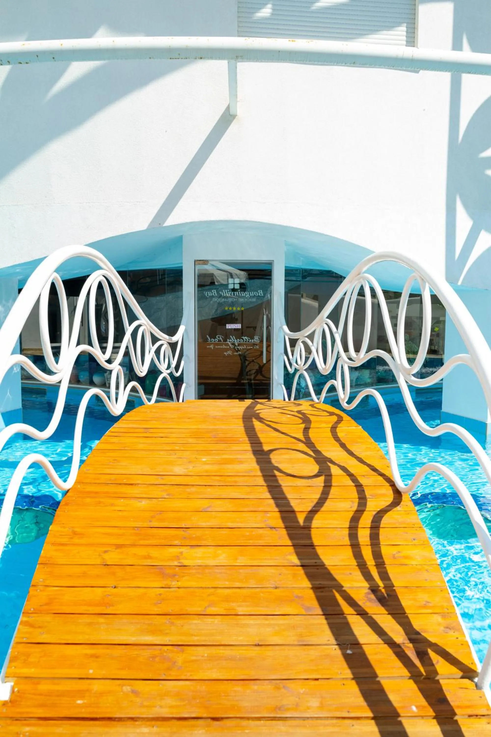 Swimming pool in Bougainville Bay Hotel