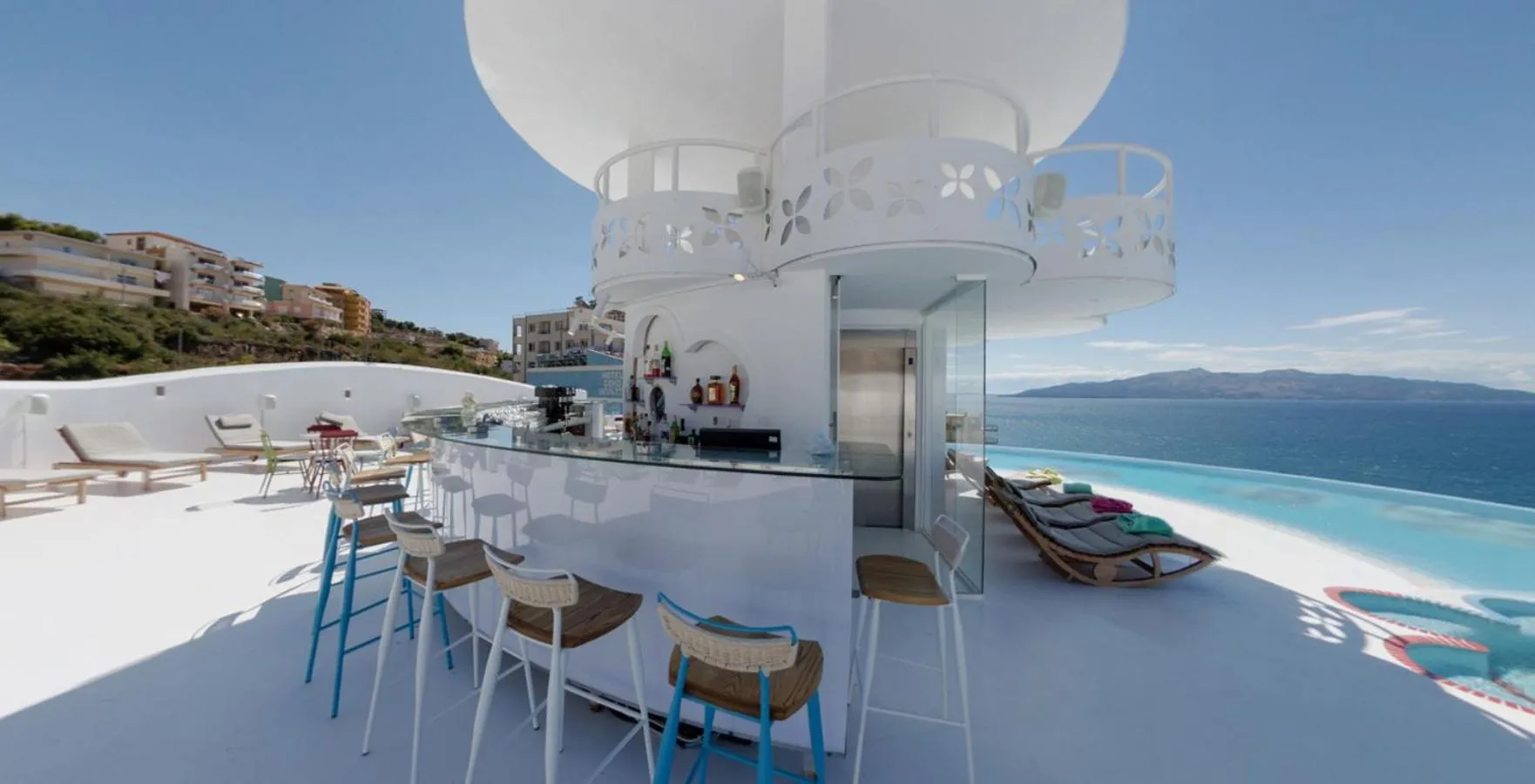 Swimming pool in Bougainville Bay Hotel