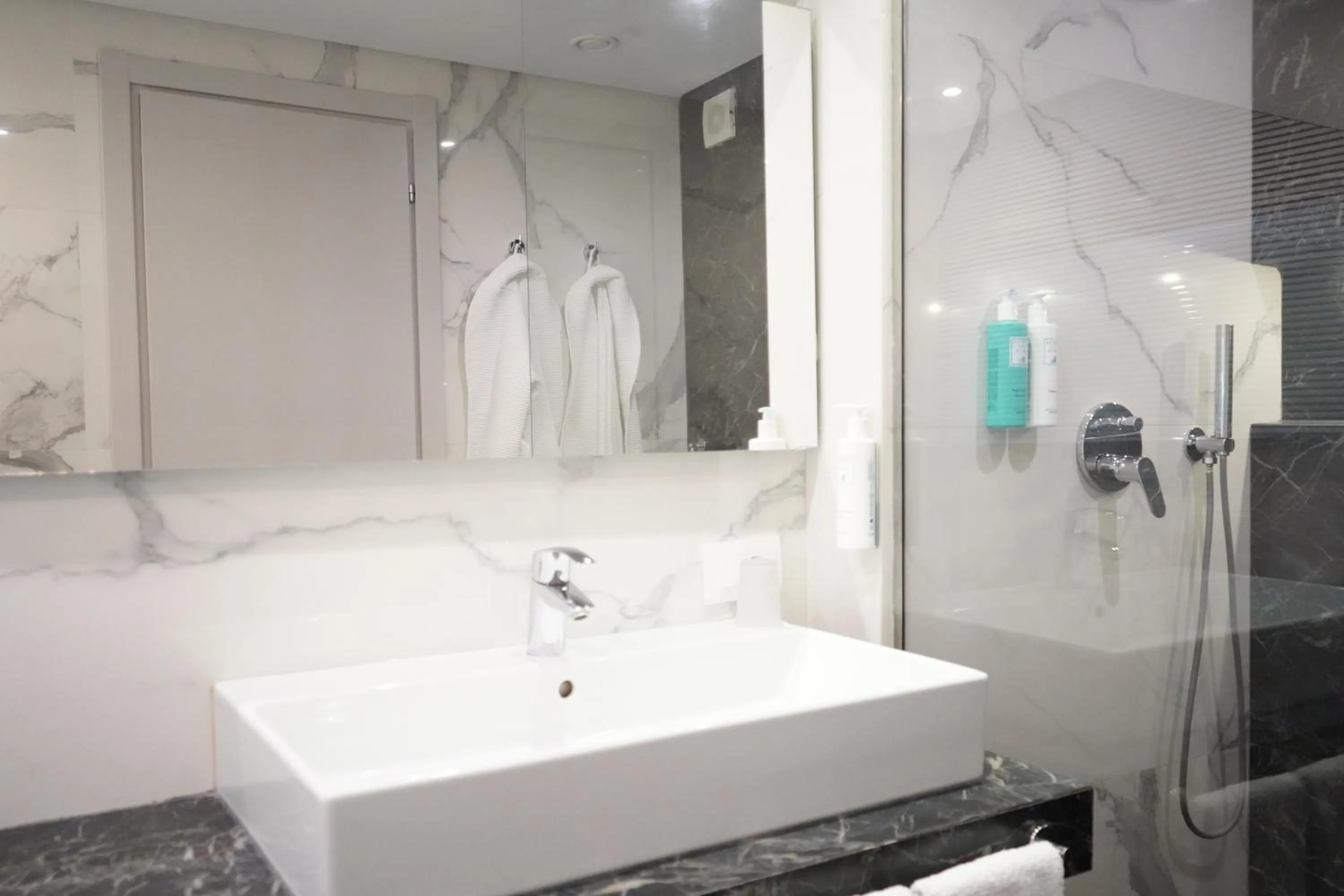 Shower in Bougainville Bay Hotel