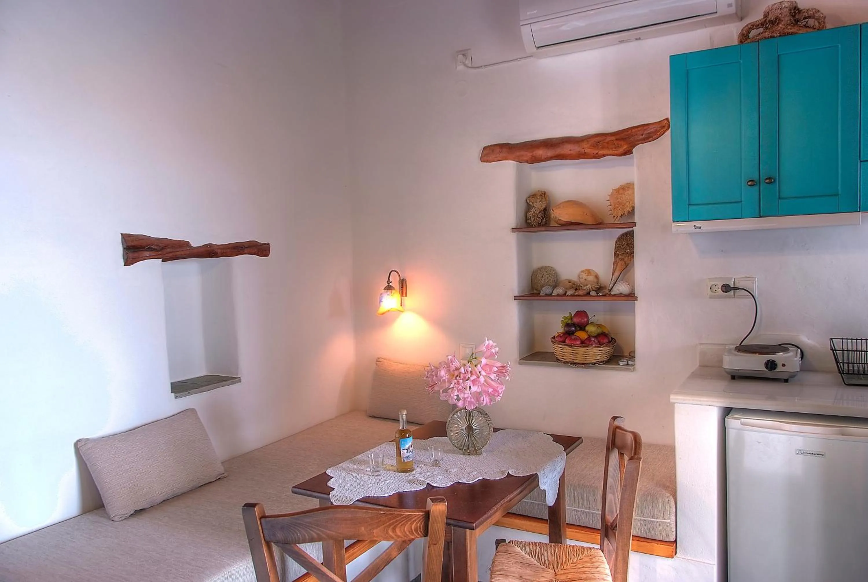 Dining area in Pano Gitonia