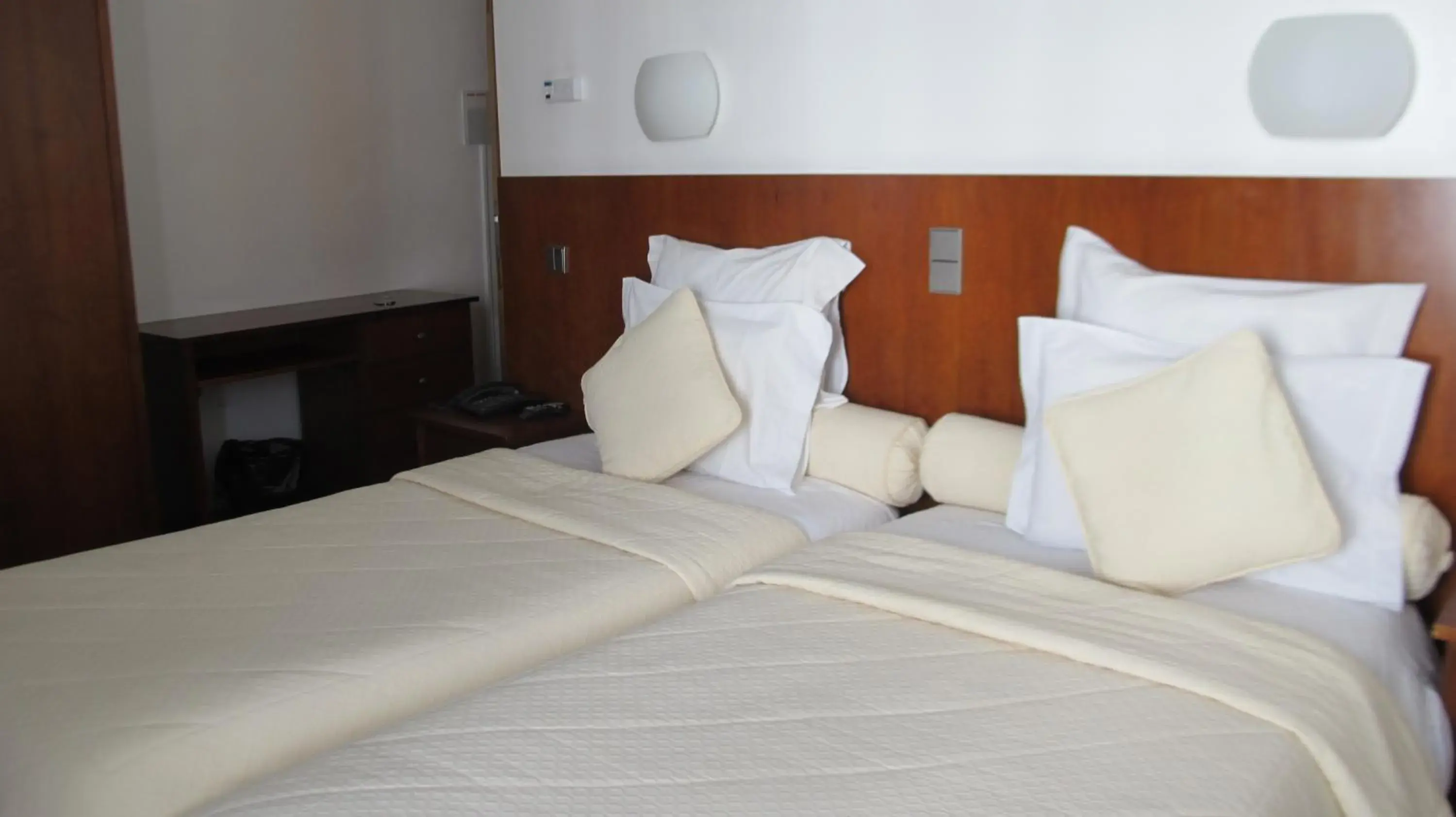 Twin Room - single occupancy in Hotel Solar dos Pachecos Twin Room - single occupancy in Hotel Solar dos Pachecos